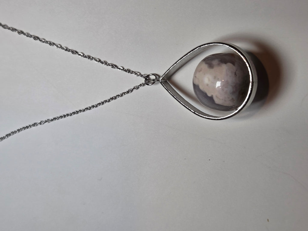 Flower agate crystal handmade necklace