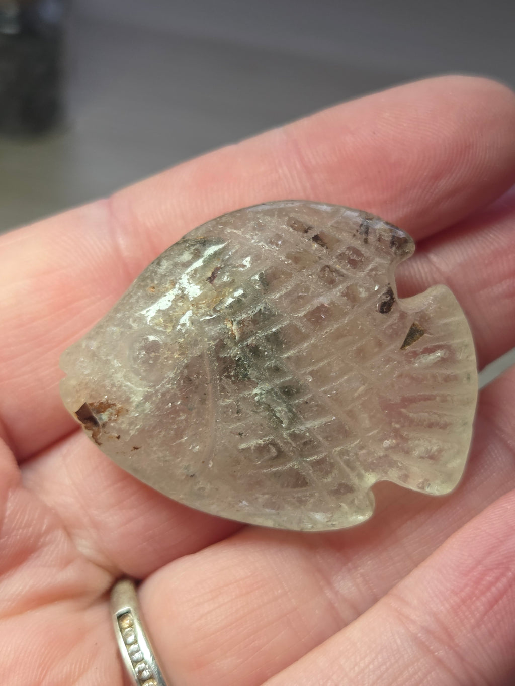 Garden quartz crystal fish carving