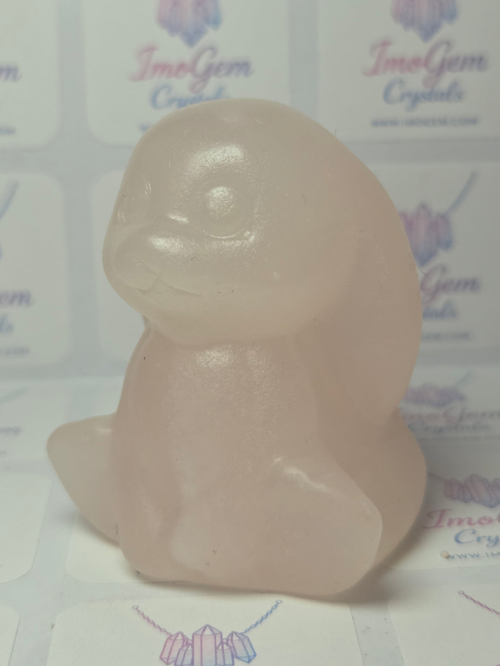 Pink jade crystal bunny rabbit carving