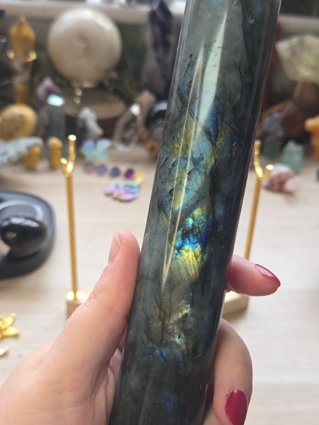 Flashy Labradorite crystal bracelet stand