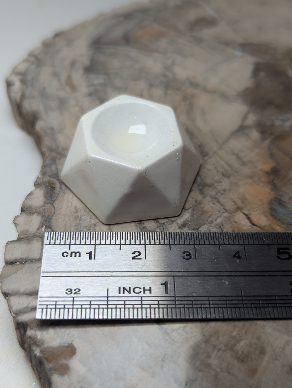 White Small Sphere stand