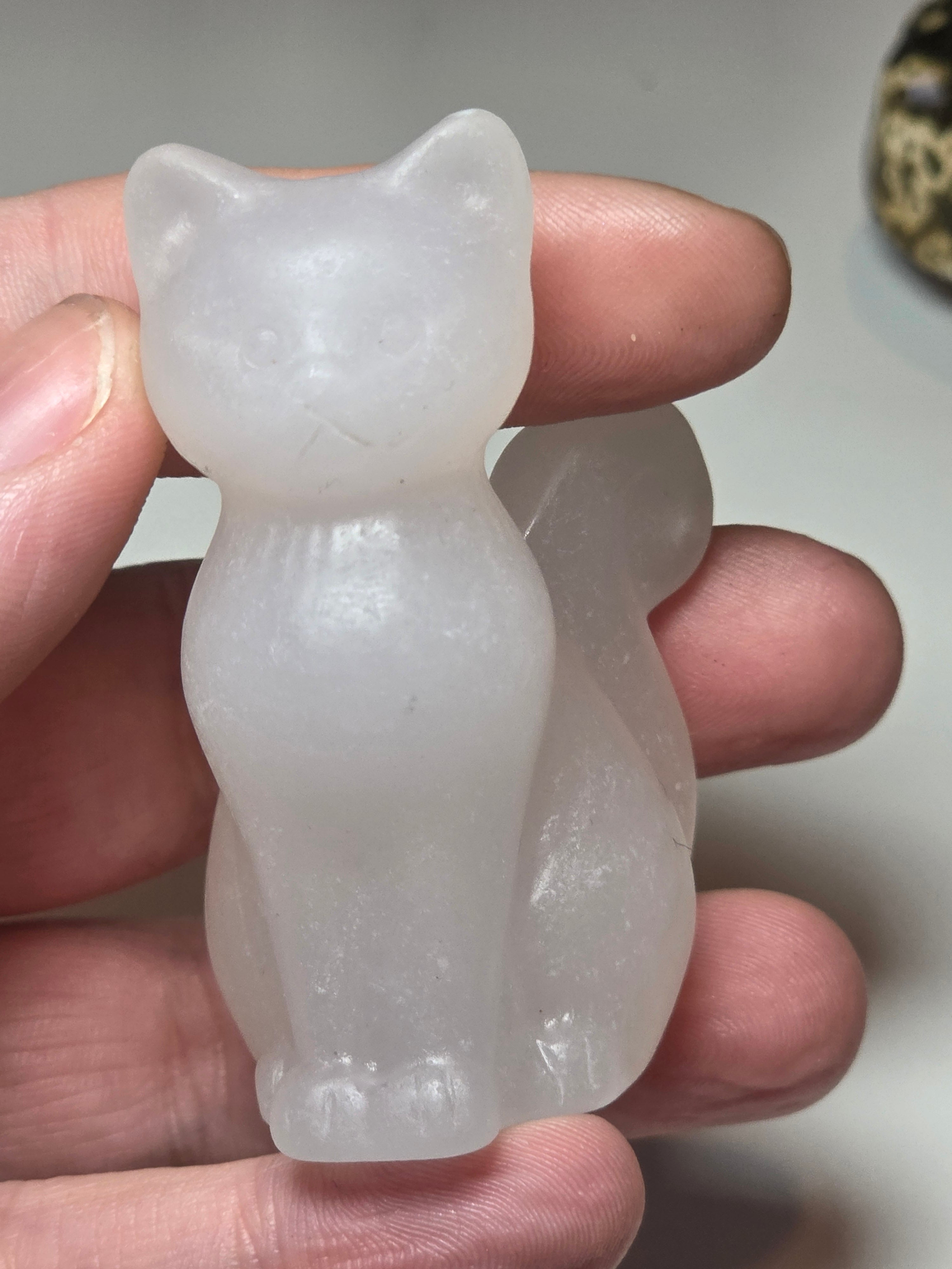 Afgan jade crystal cat carving