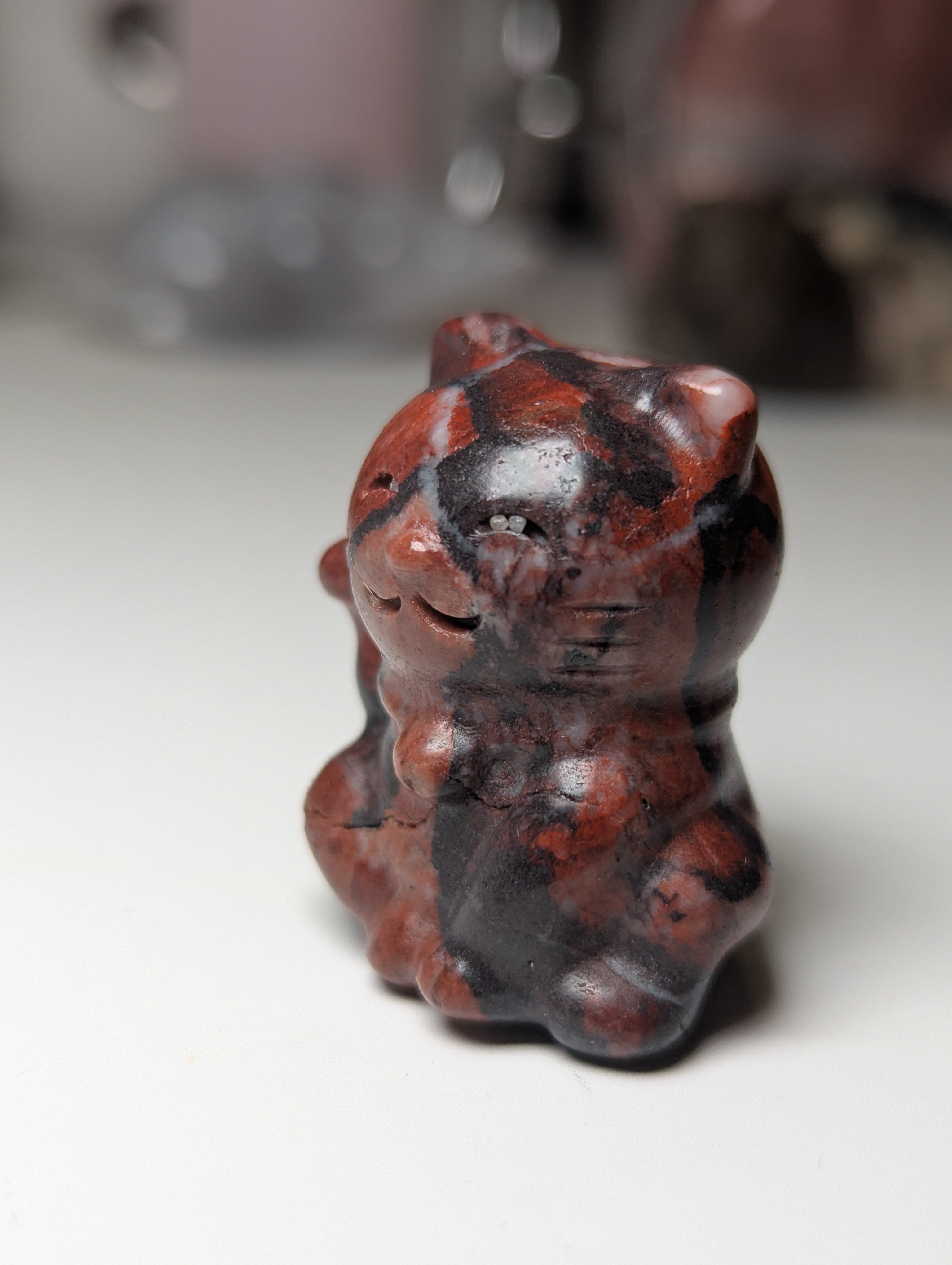 Lucky hello cat carving