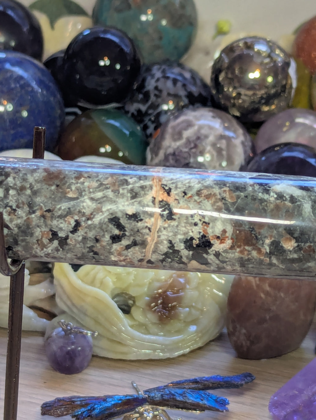 Yooperlite crystal bracelet stand