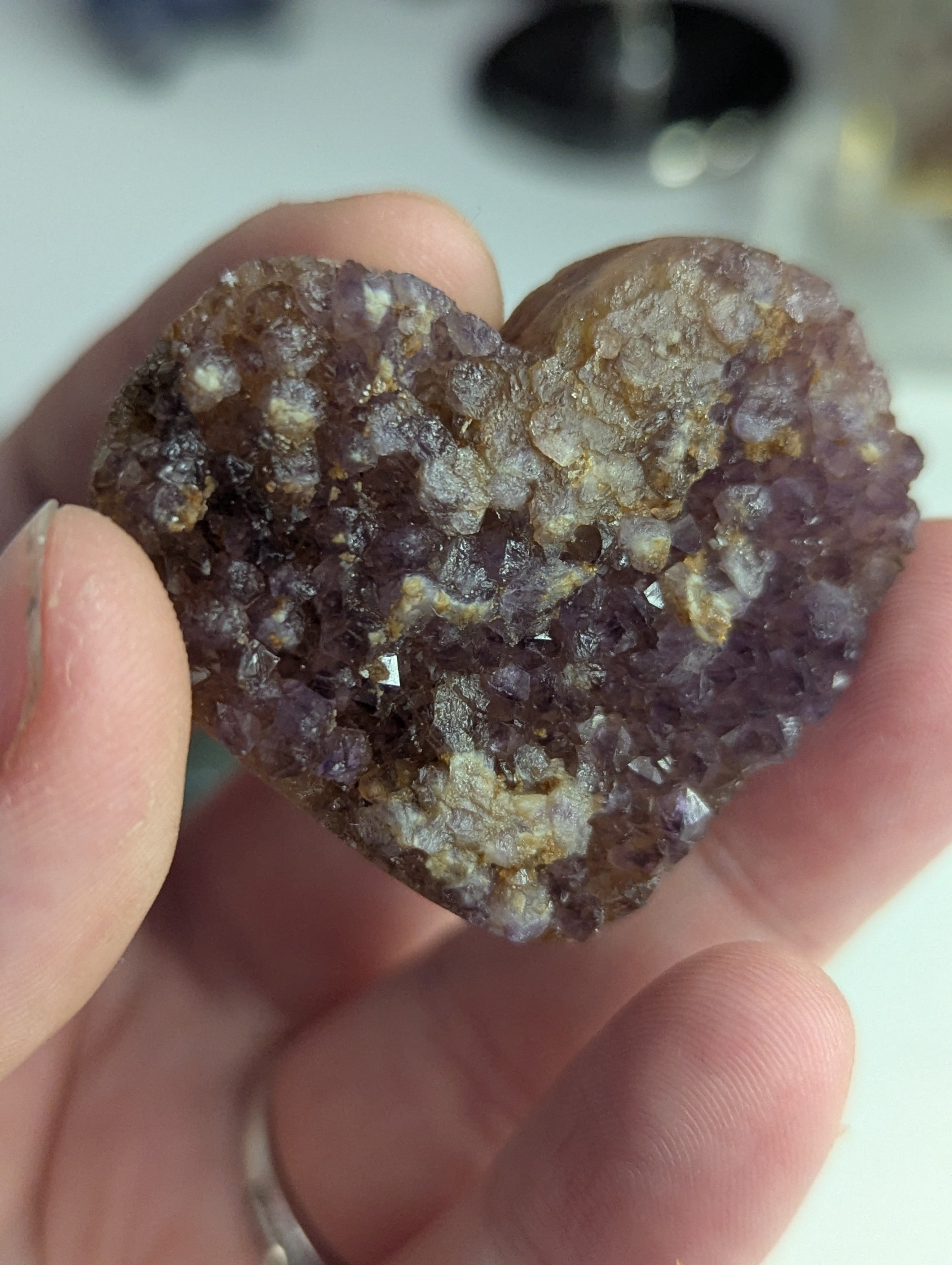 Auralite 23 crystal small heart and stand