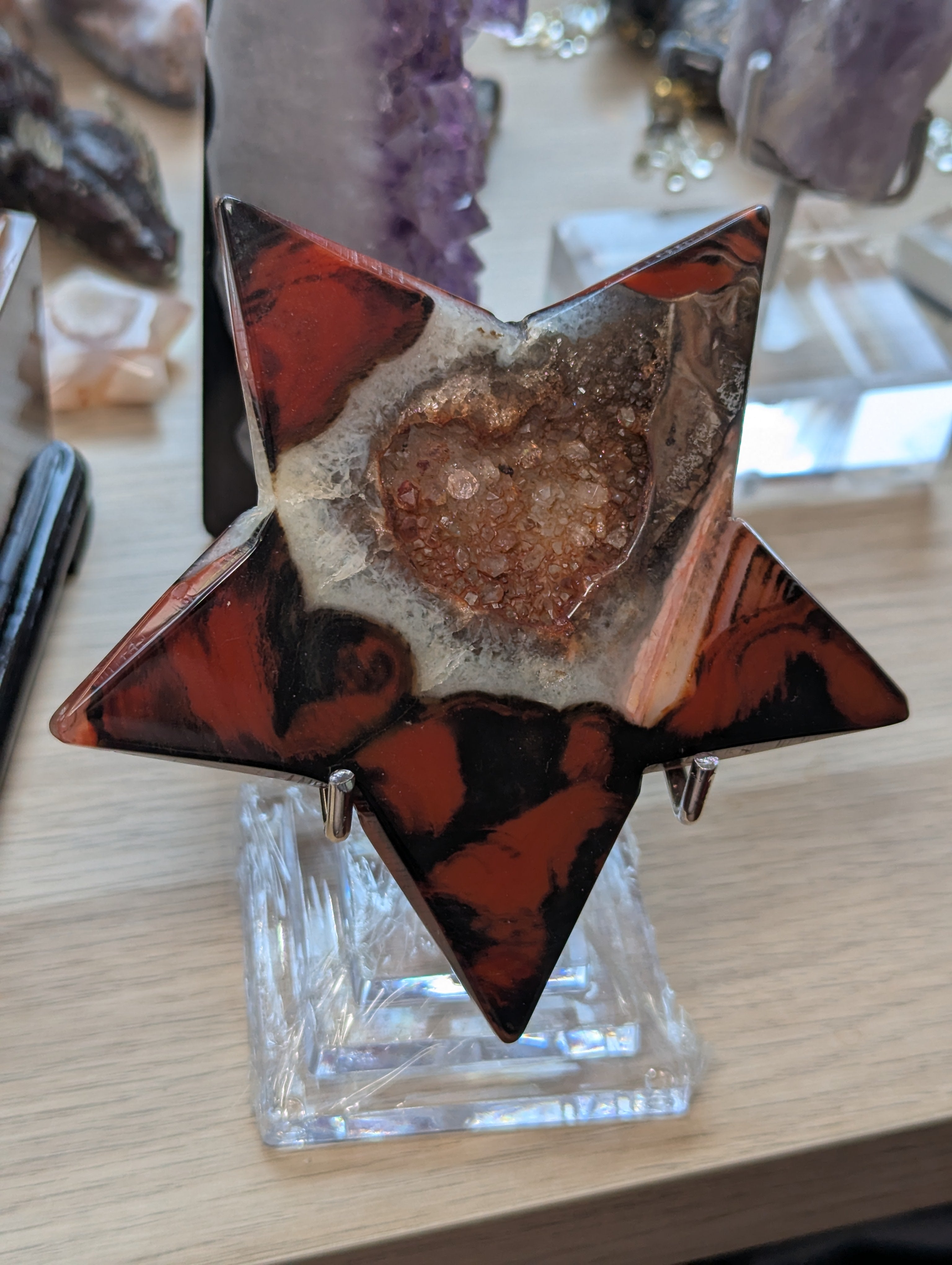 Large Sardonyx duzy crystal star carving with stand