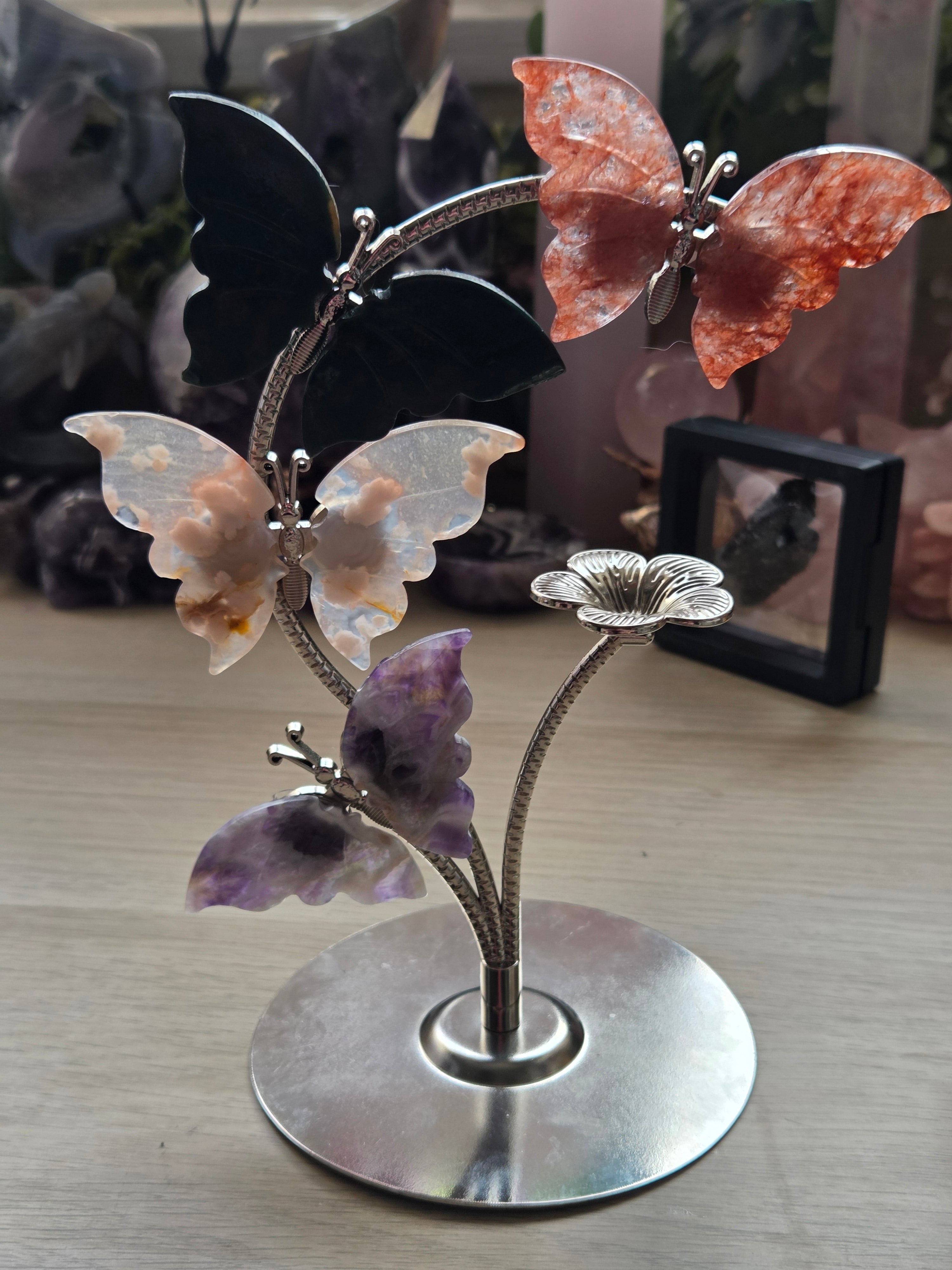 Crystal sphere stand