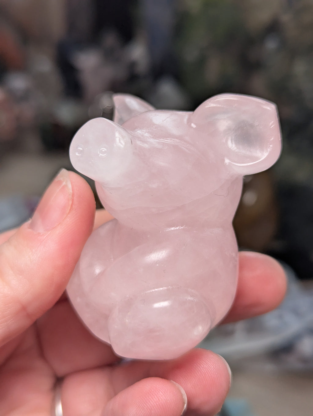 Rose quartz crystal pig carving