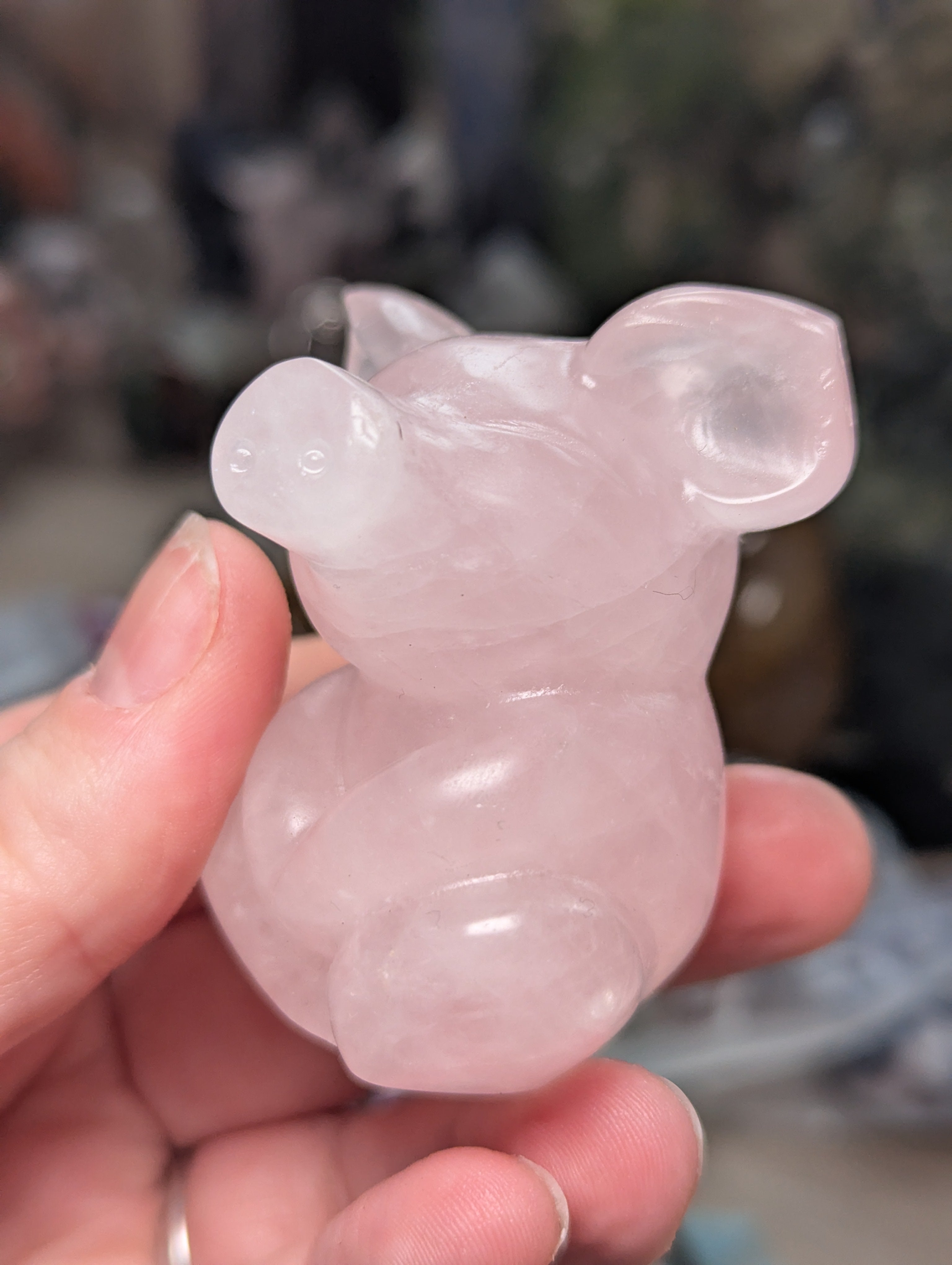 Rose quartz crystal pig carving