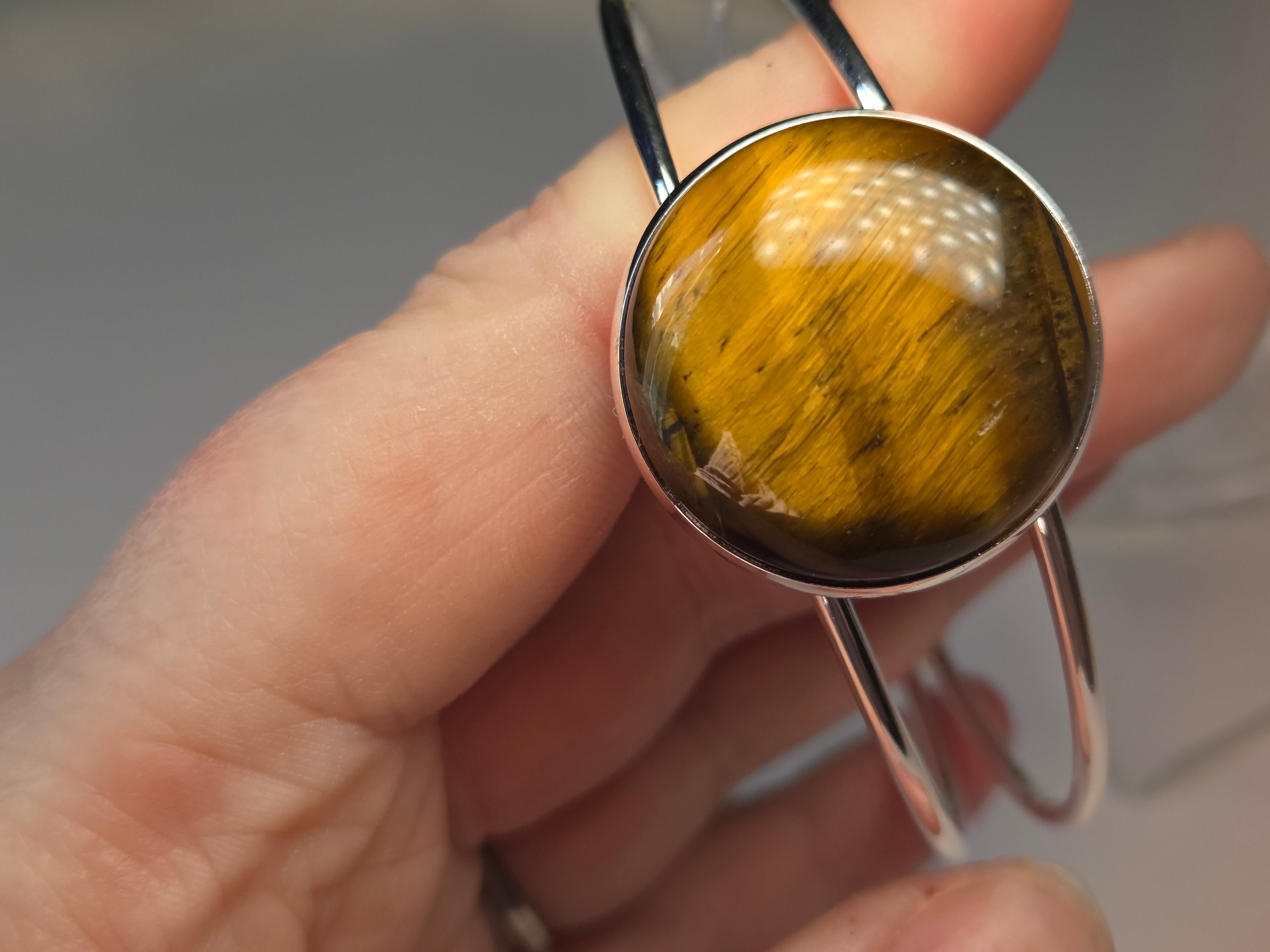 Crystal cabochon bracelet