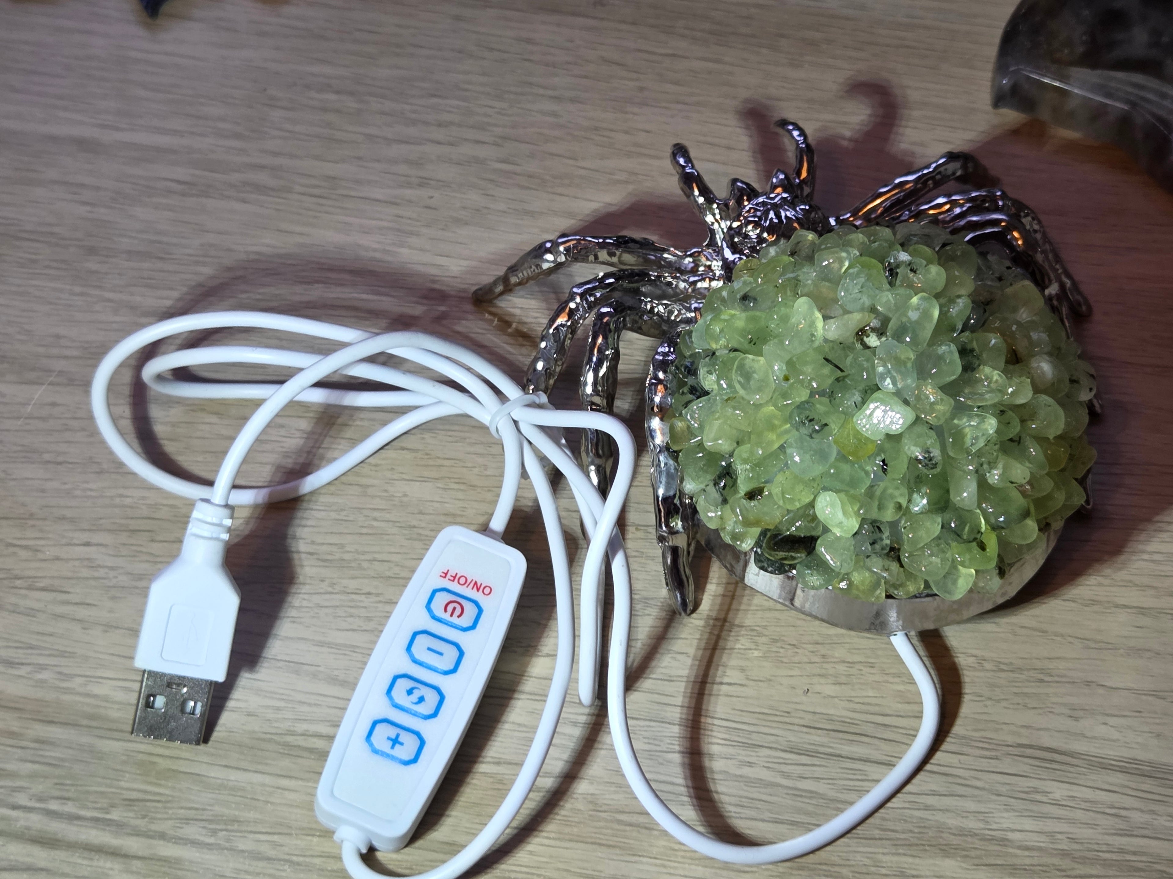 Prehnite crystal spider Lamp