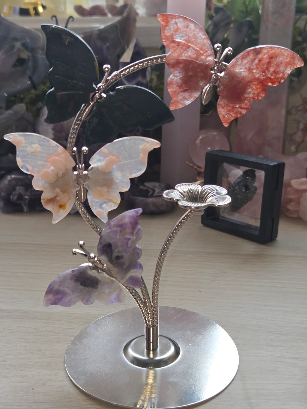 Crystal sphere stand