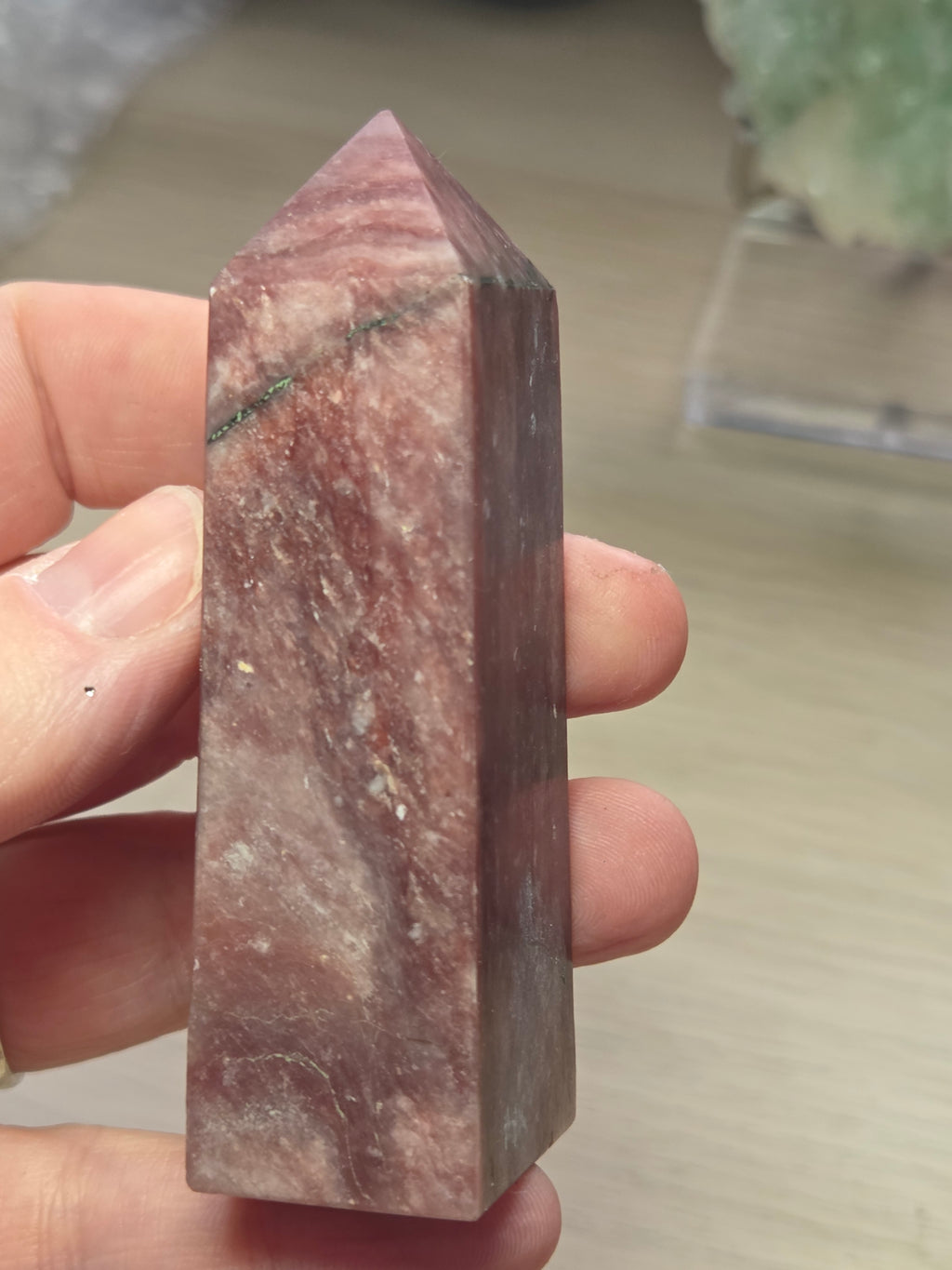 Red mica crystal tower carving