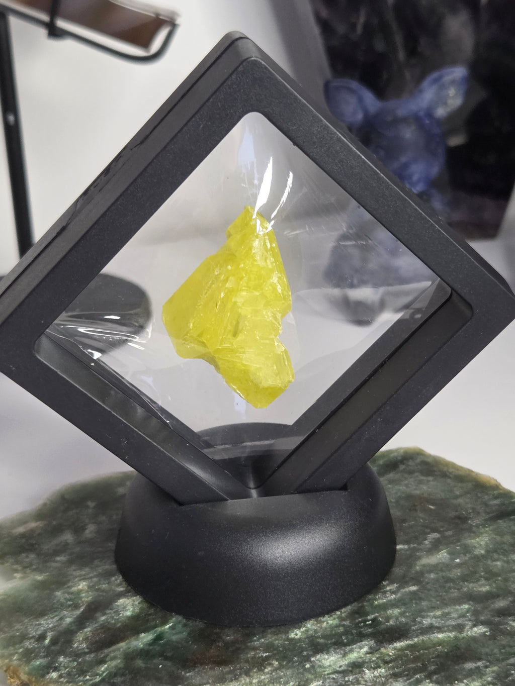 Sulphur specimen with Stand