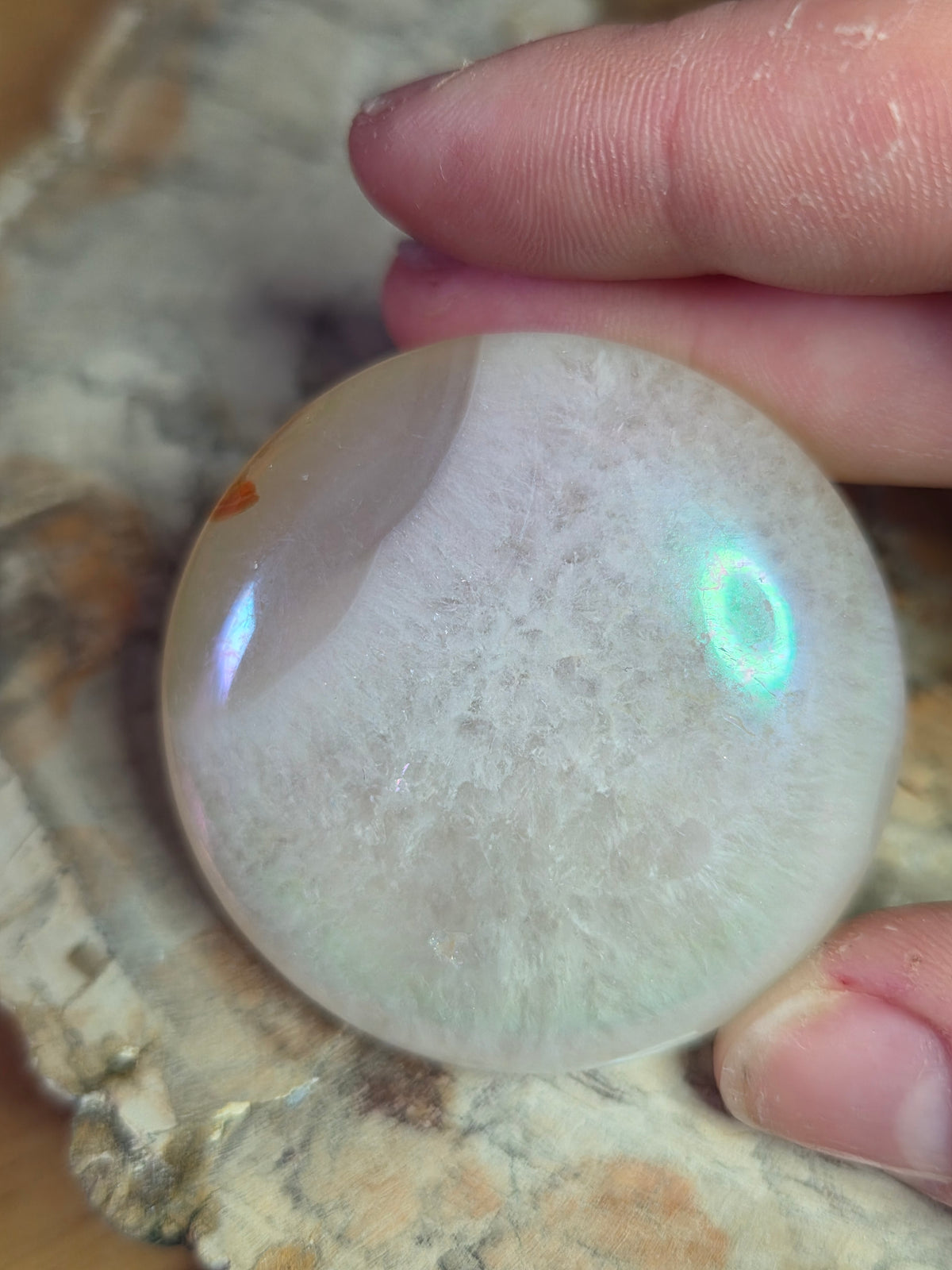 Aura palm stone in quartz  and agate