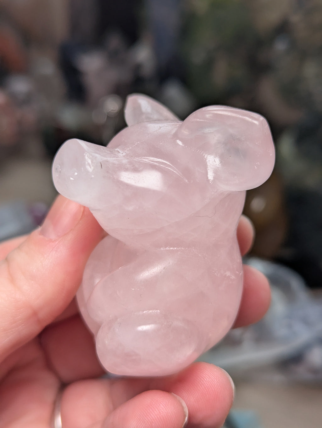 Rose quartz crystal pig carving