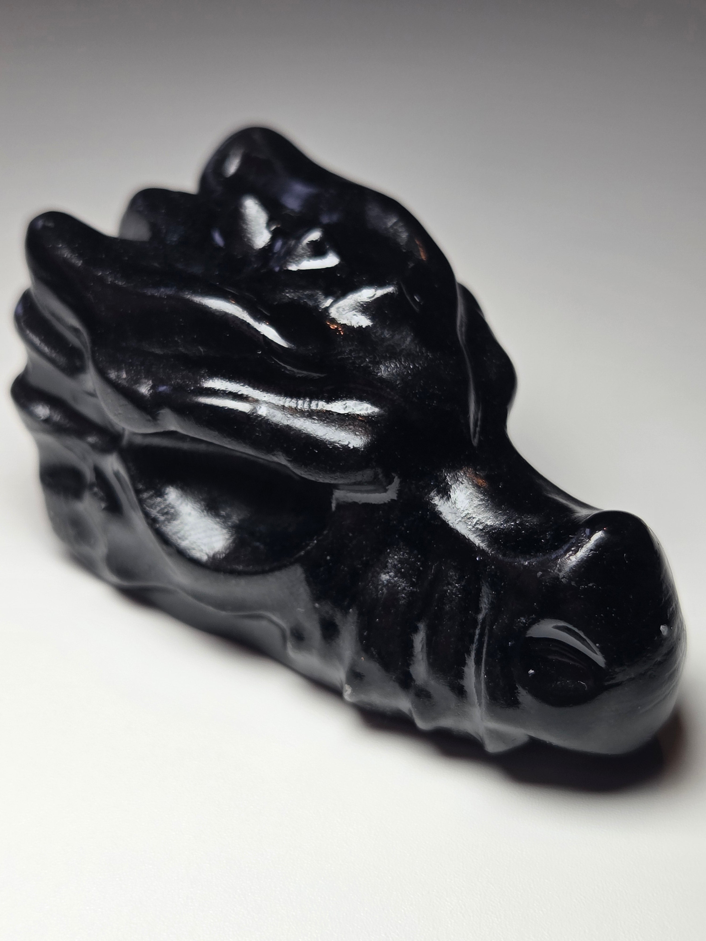 Black jade crystal dragon head carving