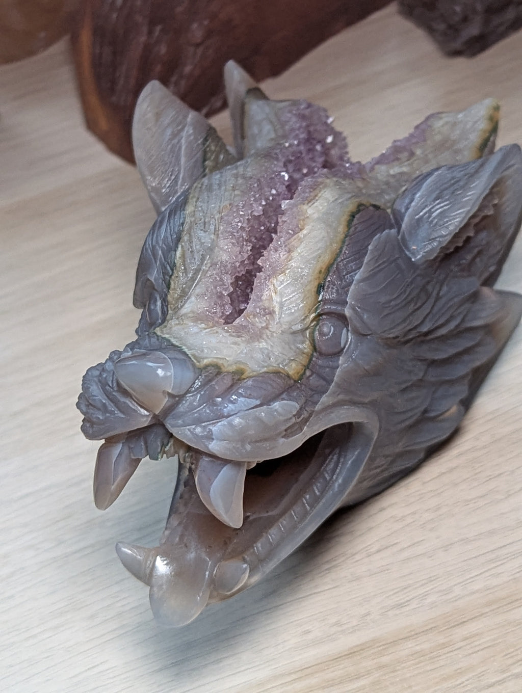 Large Amethyst Agate crystal Wolf carving