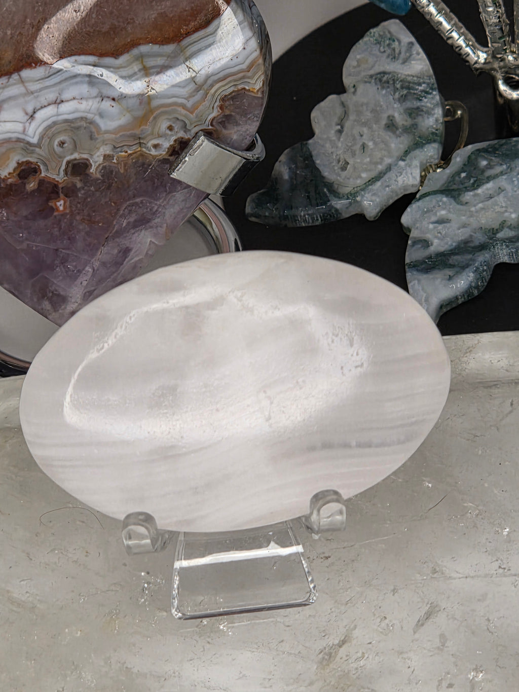 Mango calcite crystal palm stone