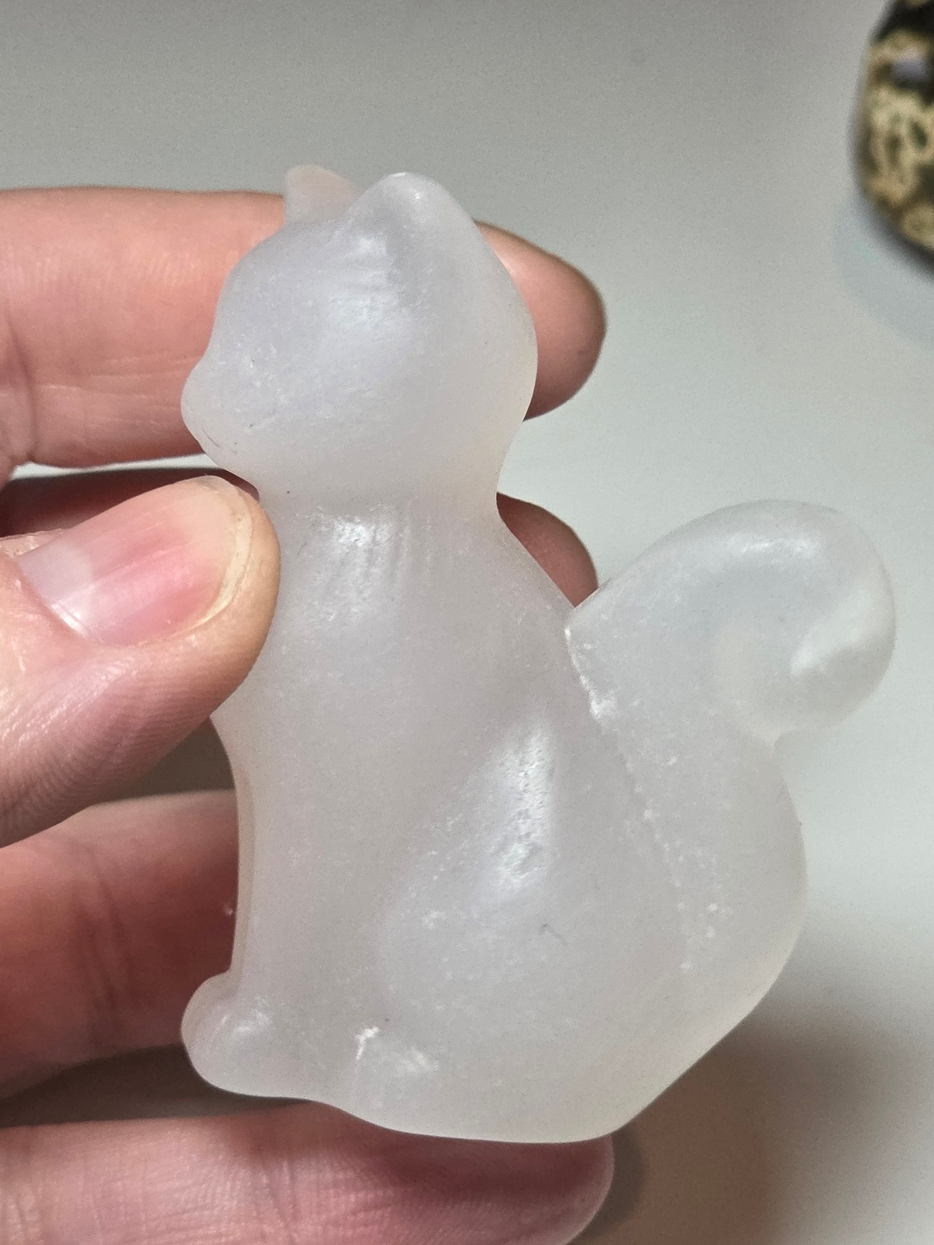 Afgan jade crystal cat carving