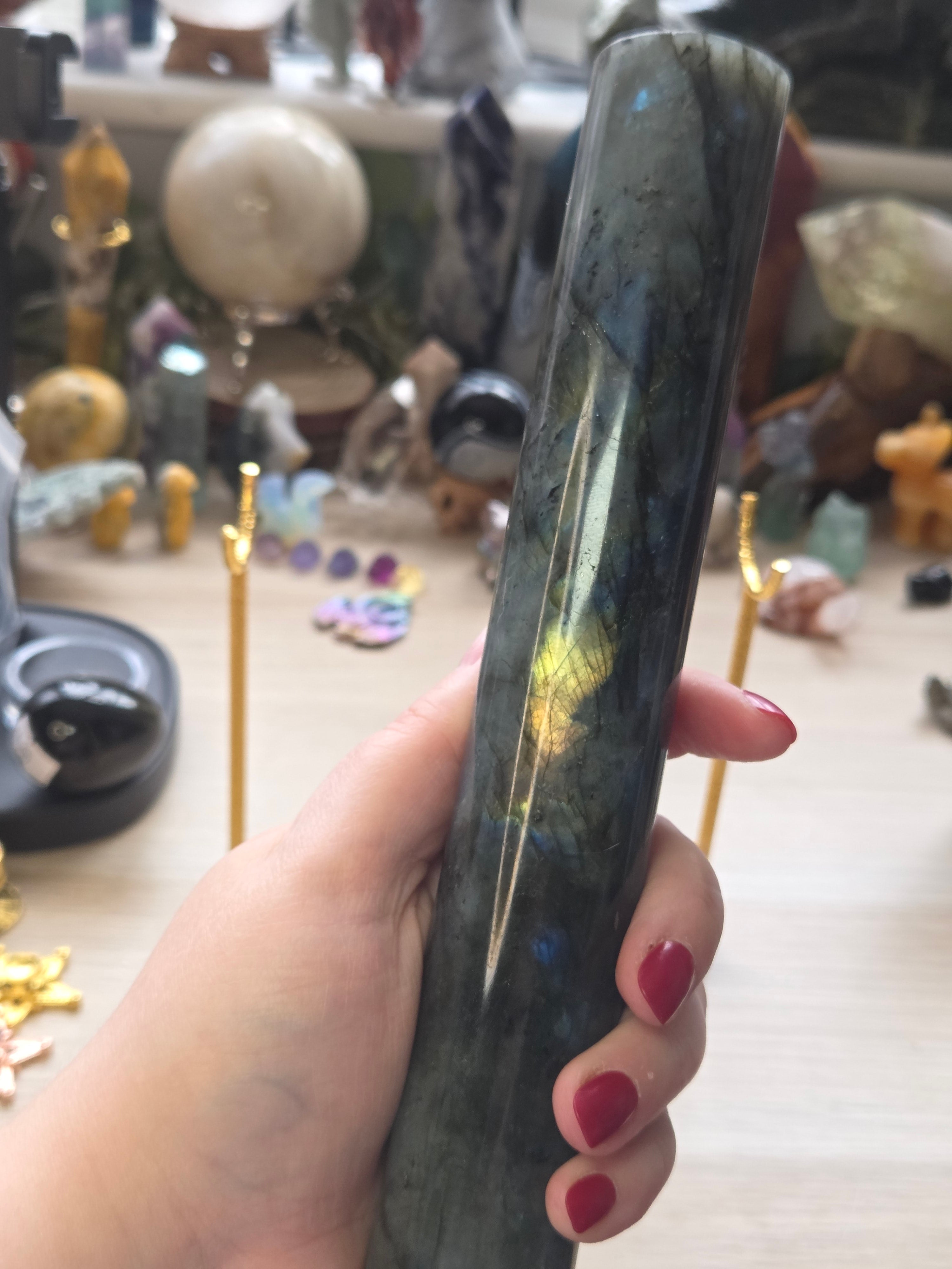 Flashy Labradorite crystal bracelet stand