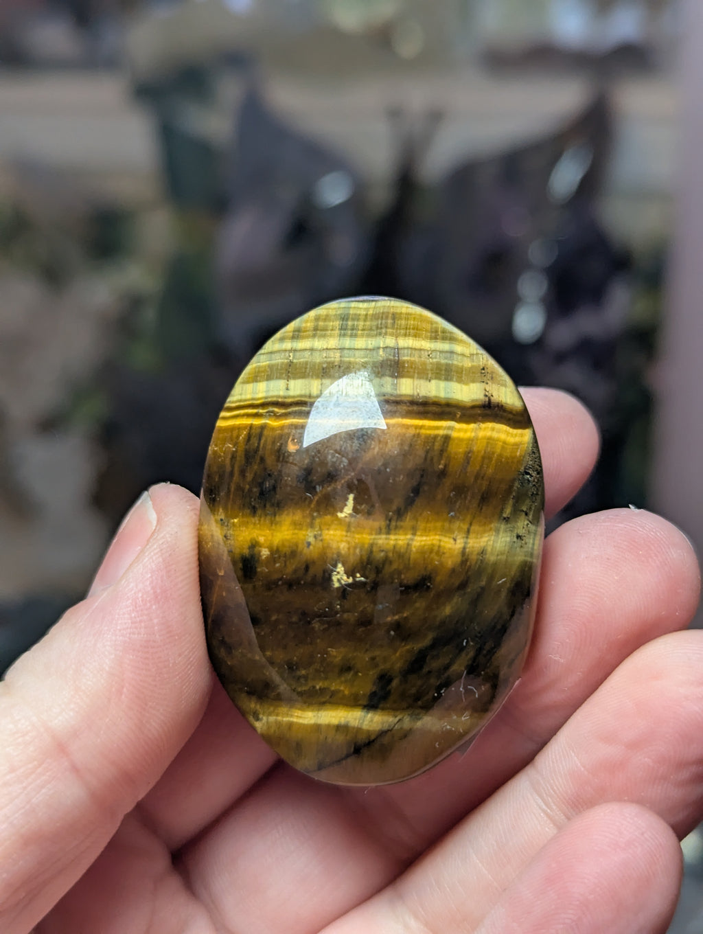 Tigers eye crystal palm stone