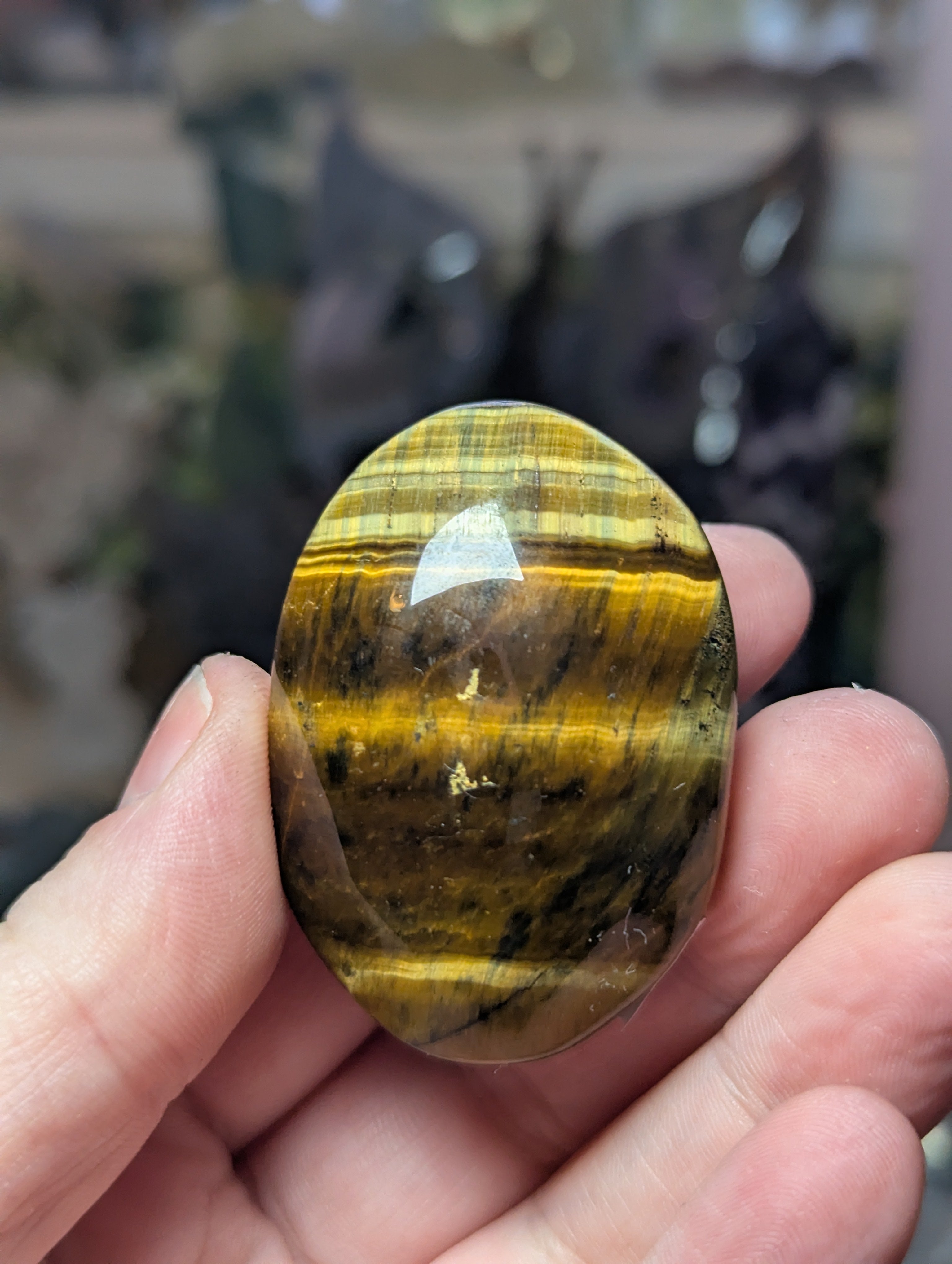 Tigers eye crystal palm stone