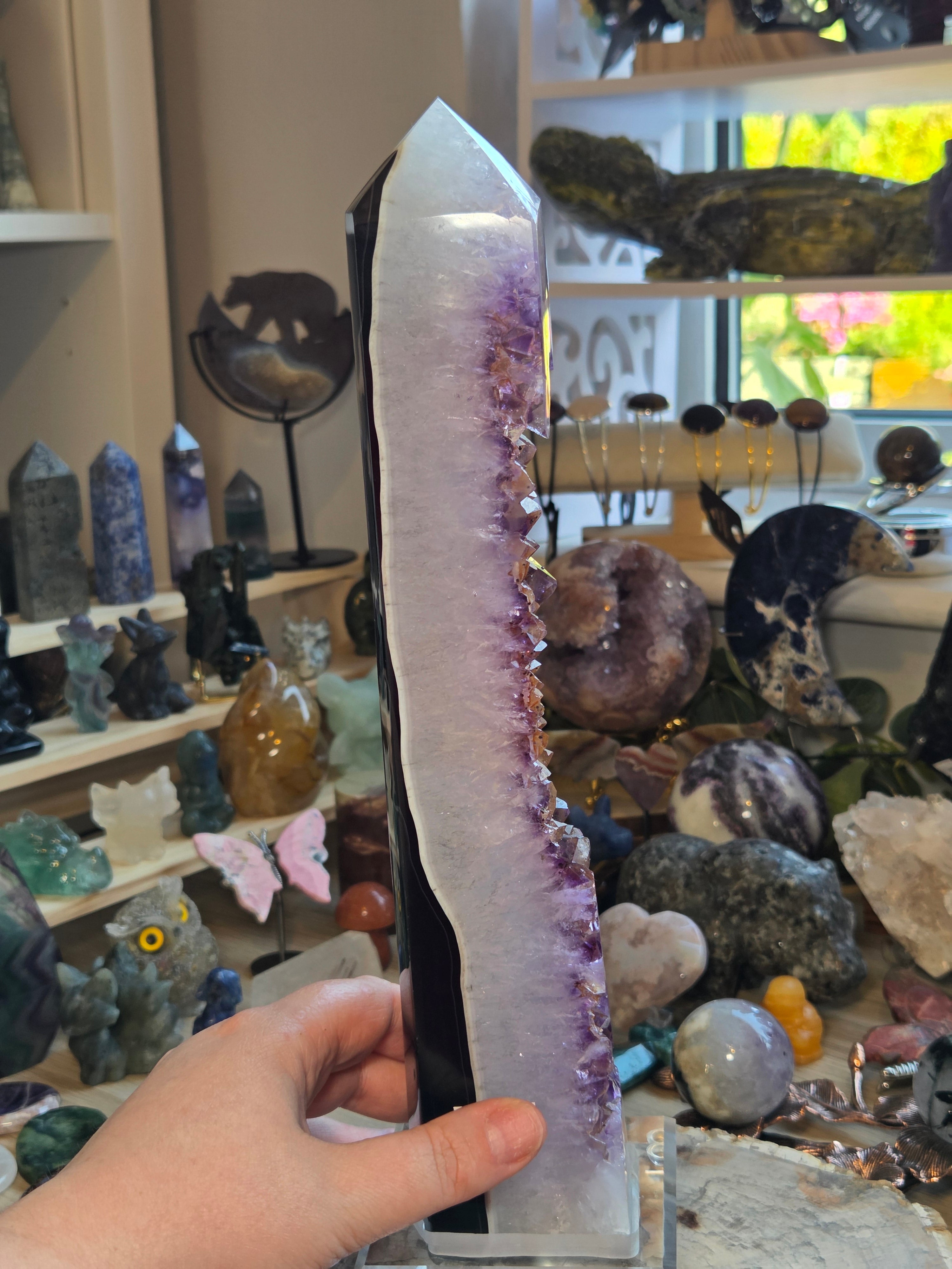 Beautiful  black agate with amethyst crystal from Brazil