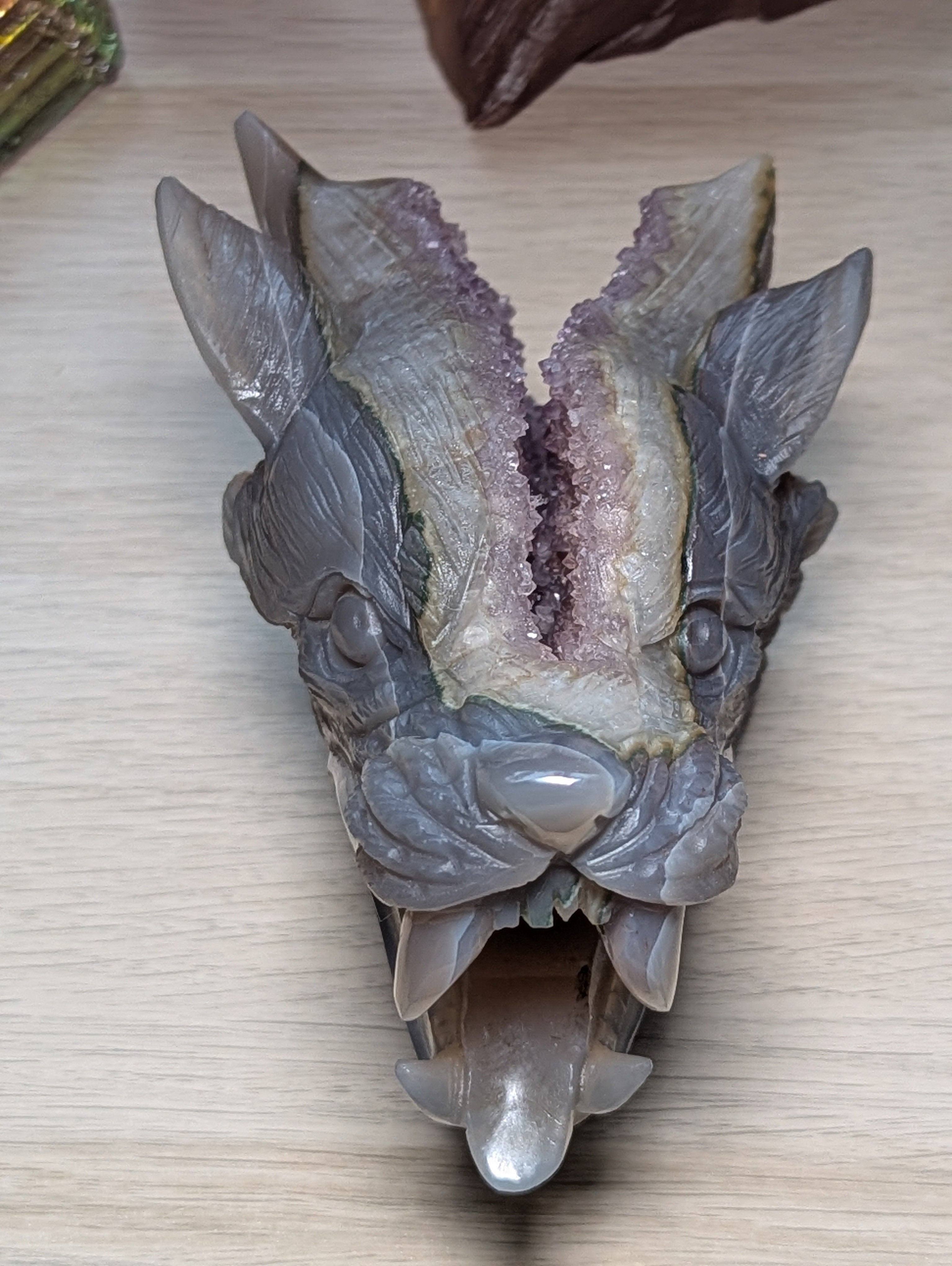 Large Amethyst Agate crystal Wolf carving