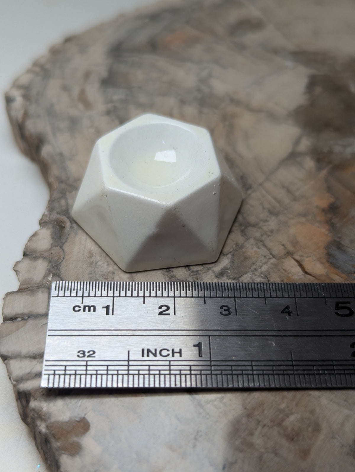 White Small Sphere stand