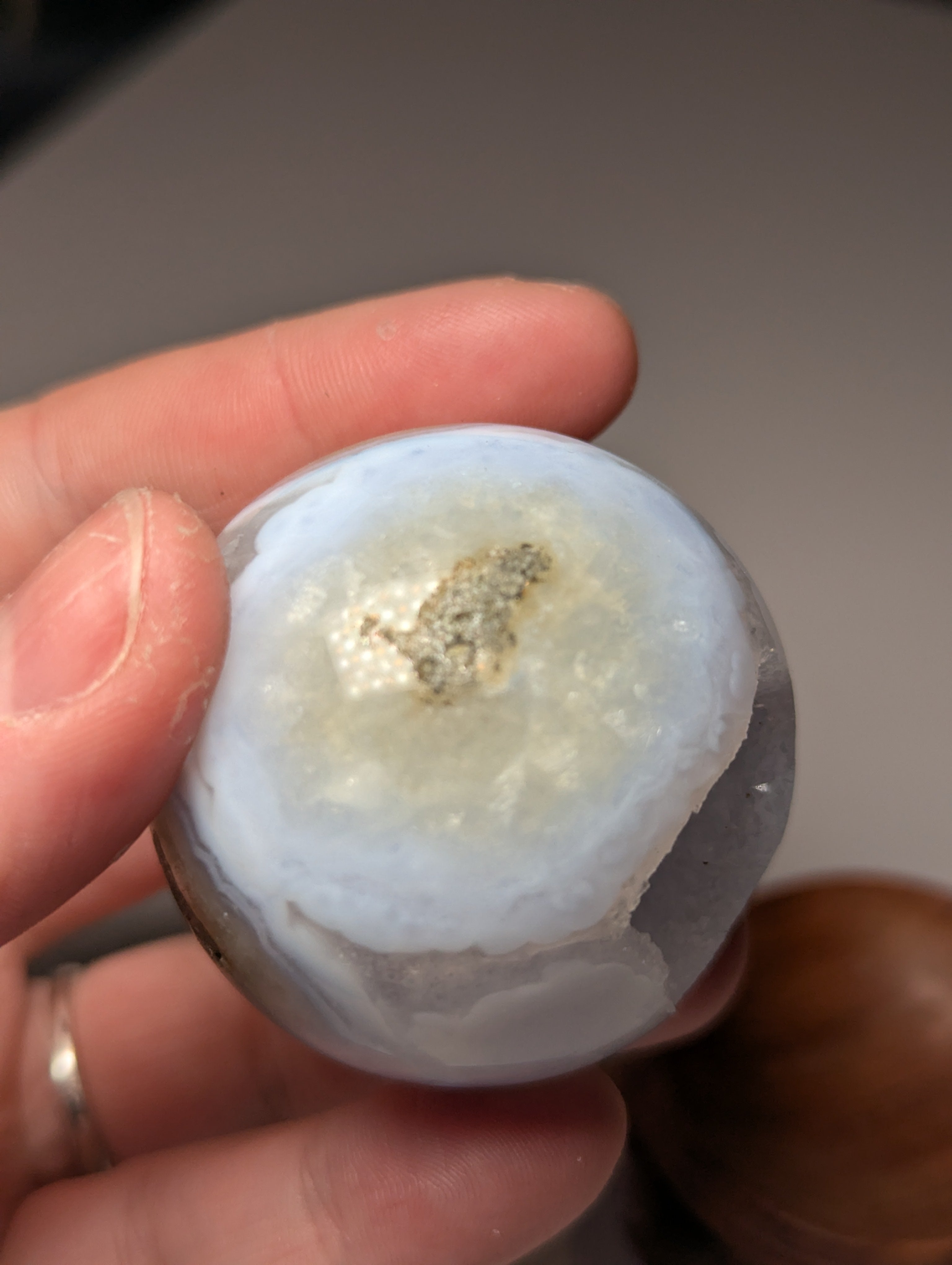 Blue lace agate with open duzy