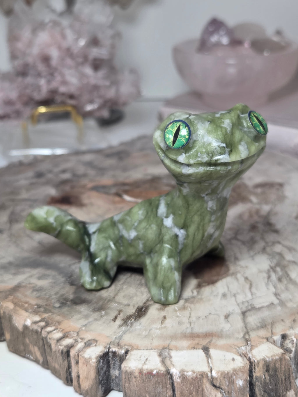 Green jade crystal Gecko carving