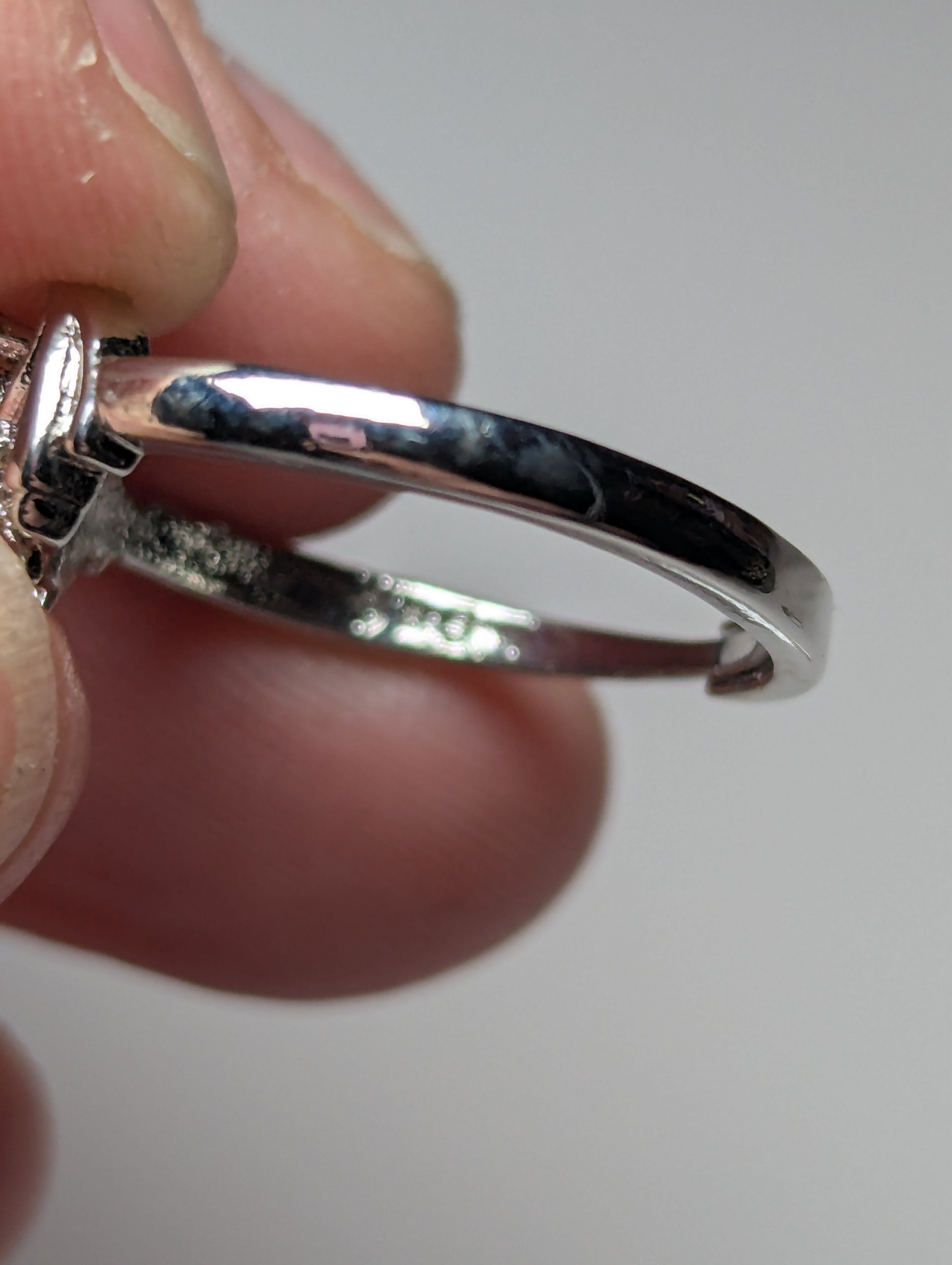 Clear quartz crystal adjustable s295 ring