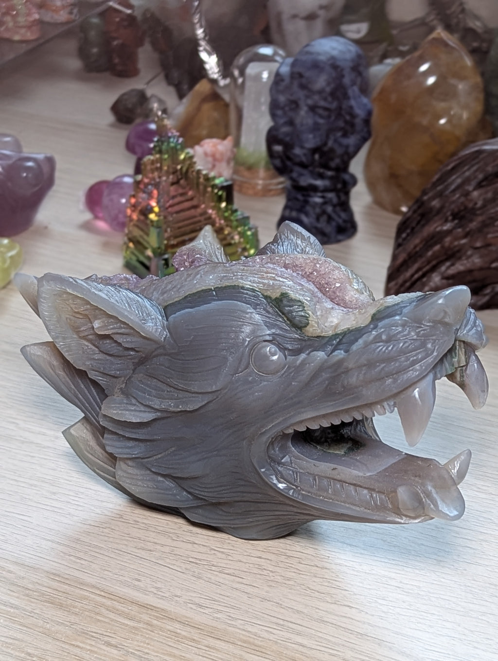Large Amethyst Agate crystal Wolf carving