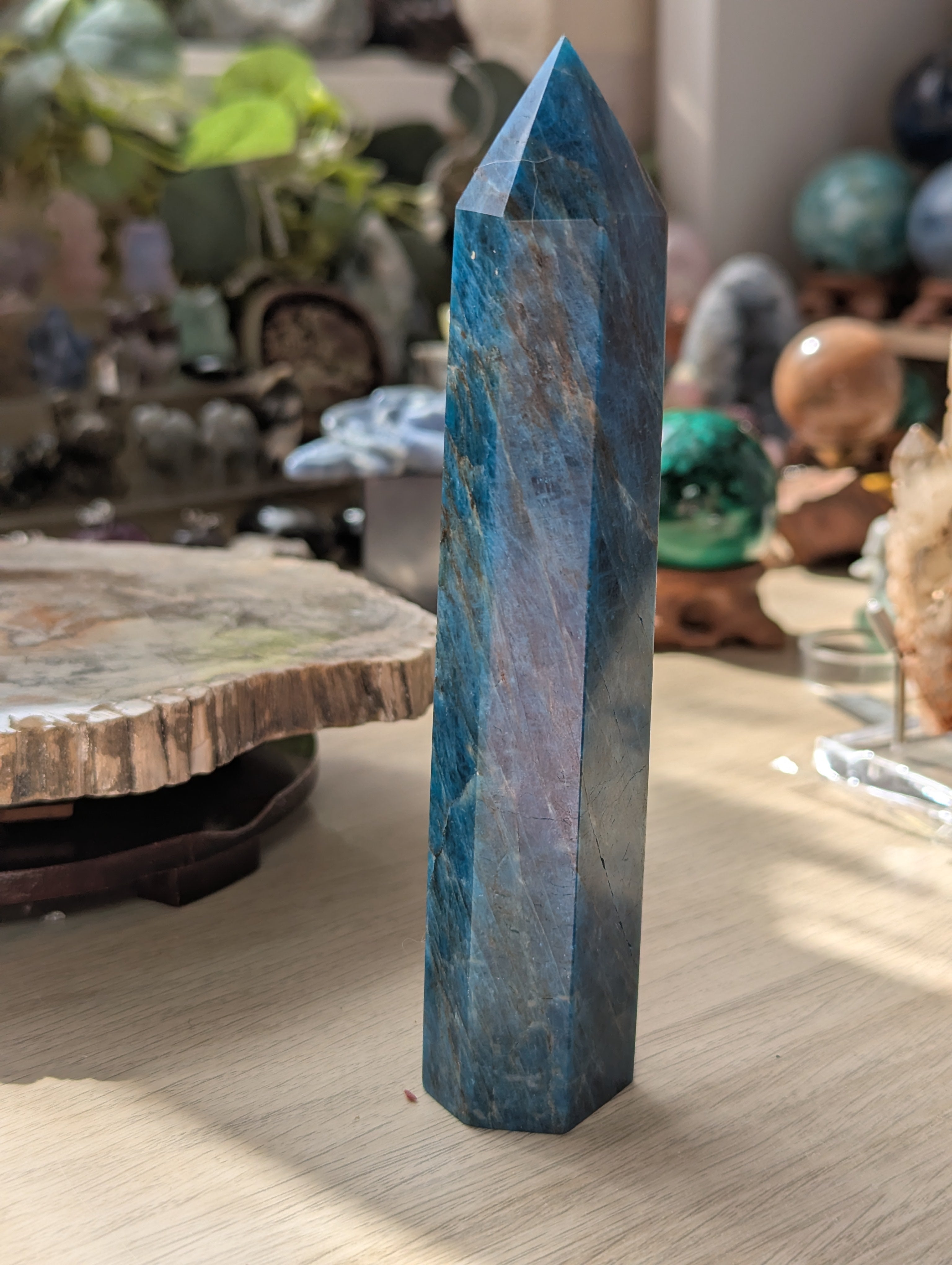 Amazing large Apatie crystal tower carving 16cm