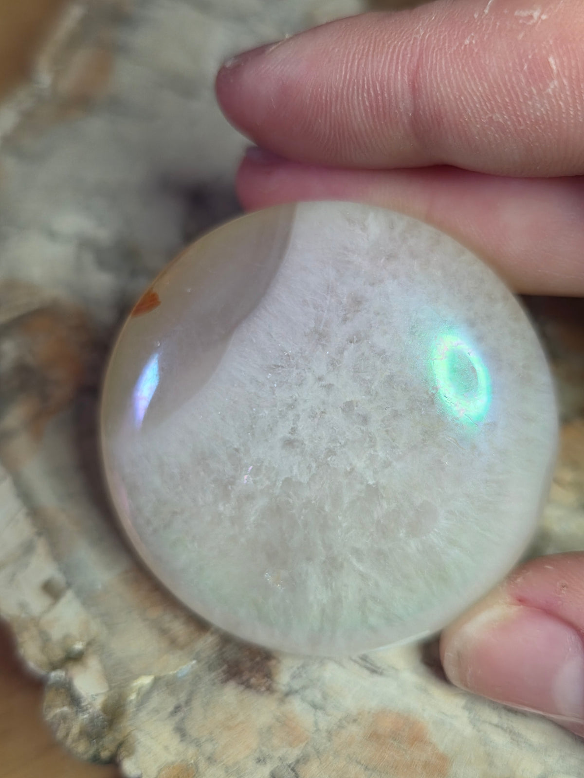 Aura palm stone in quartz  and agate