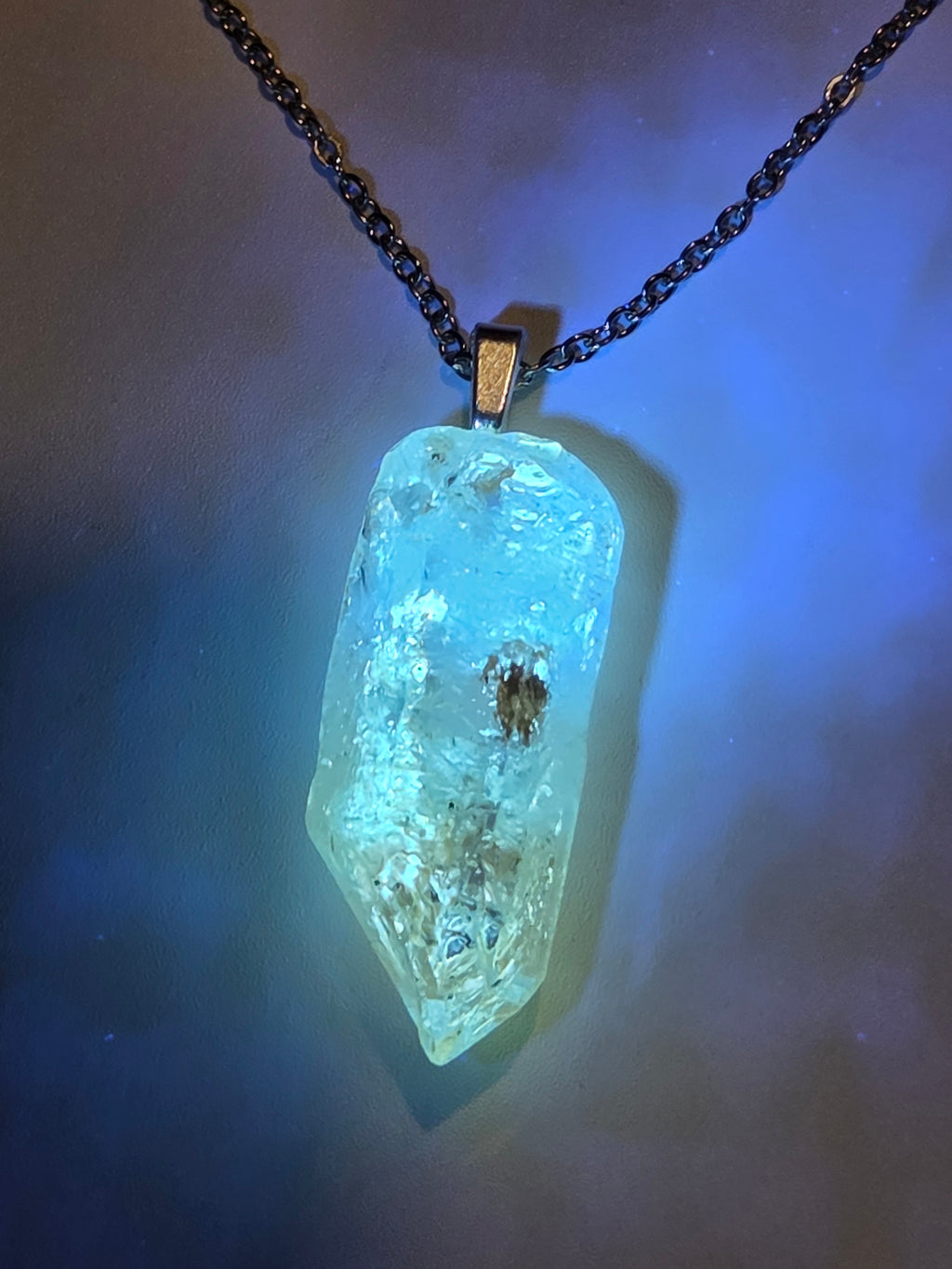 Petroleum crystal handmade necklace UV reaction