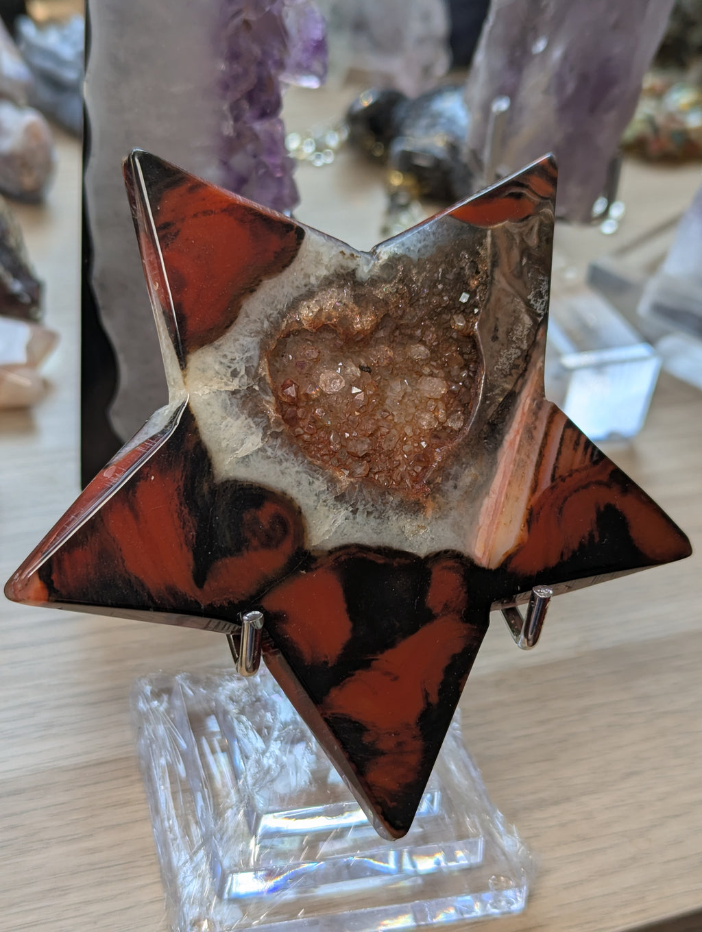 Large Sardonyx duzy crystal star carving with stand