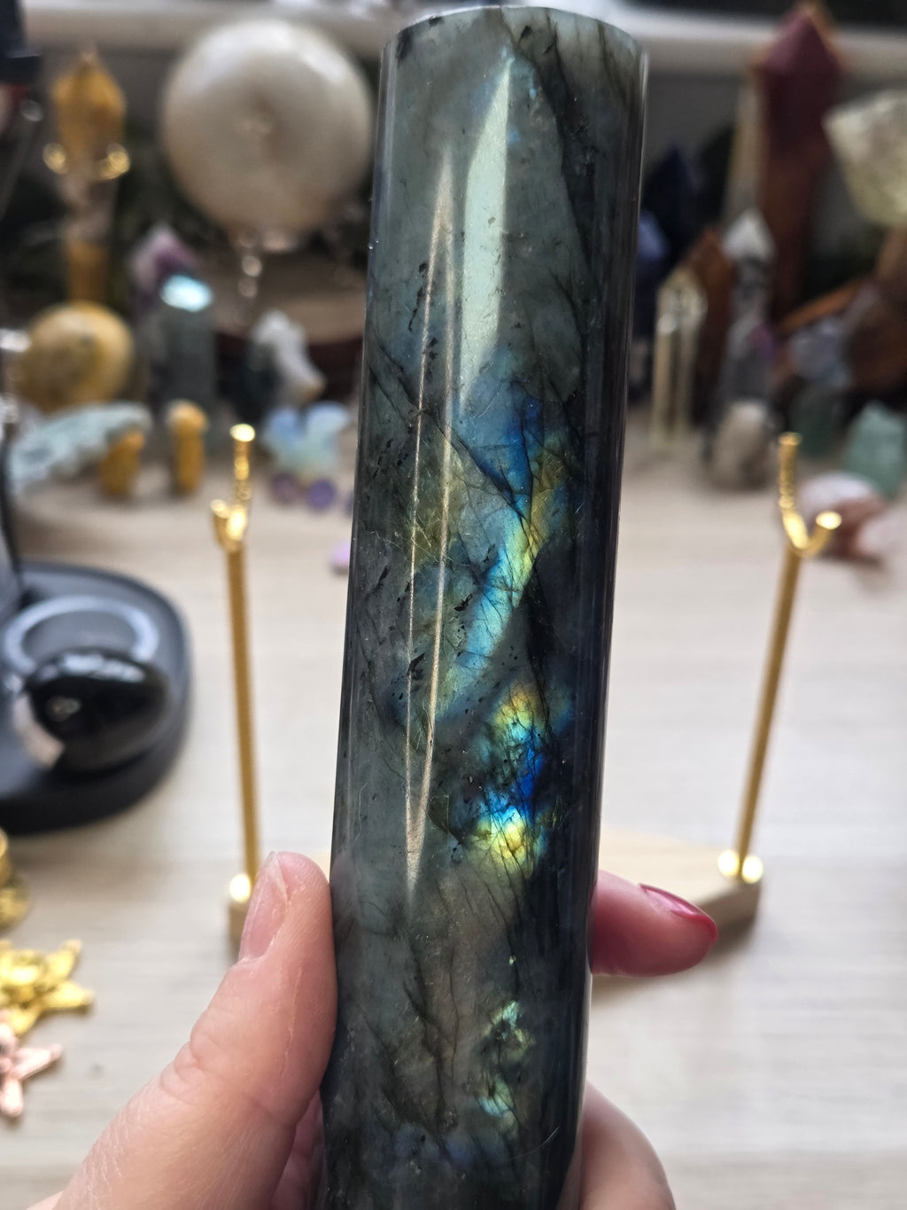 Flashy Labradorite crystal bracelet stand