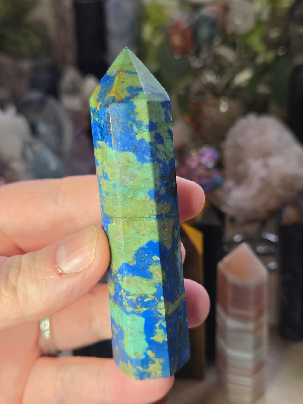 Quanto Quantum crystal tower carving