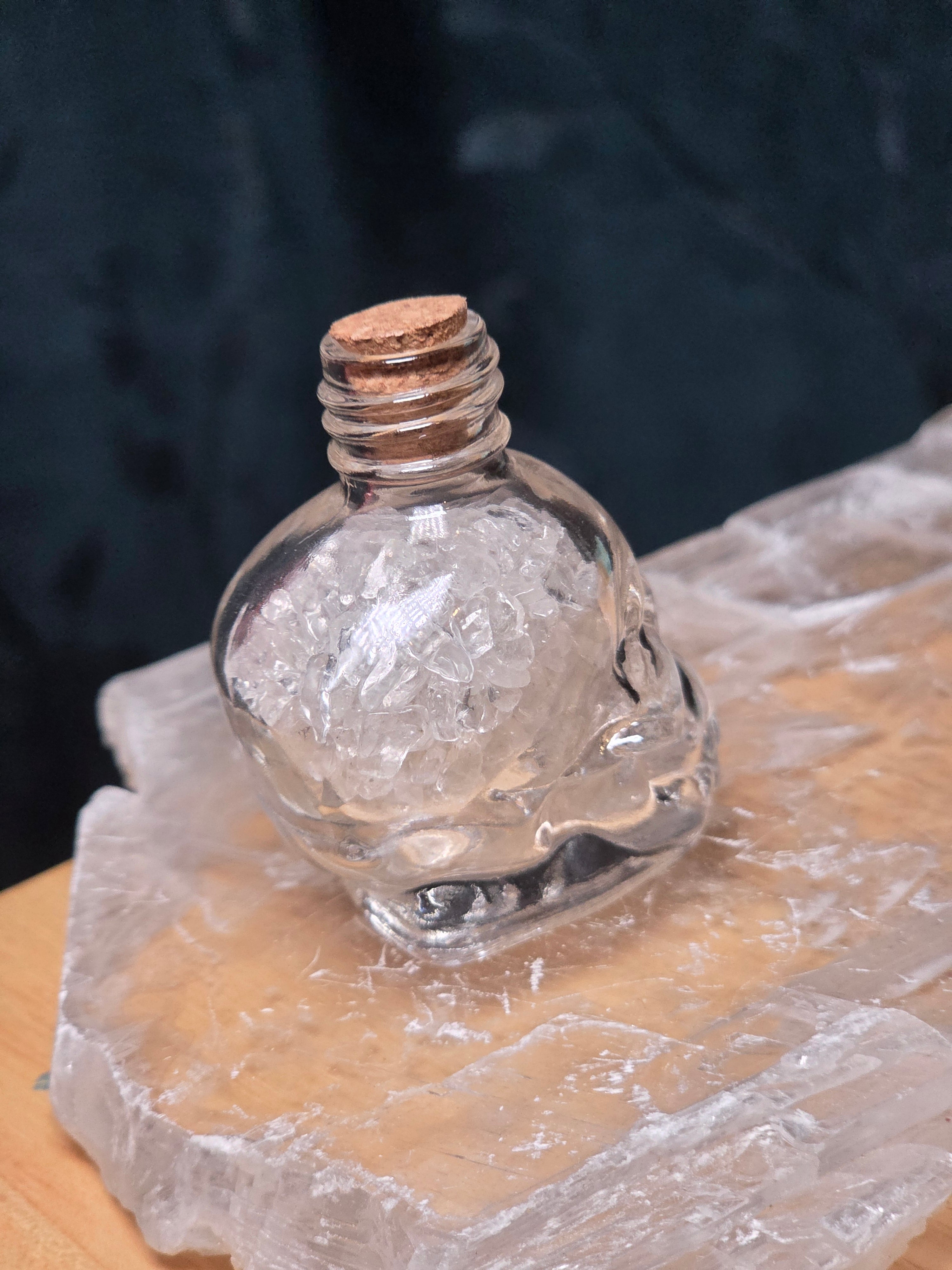 Crystal chips in skull carving
