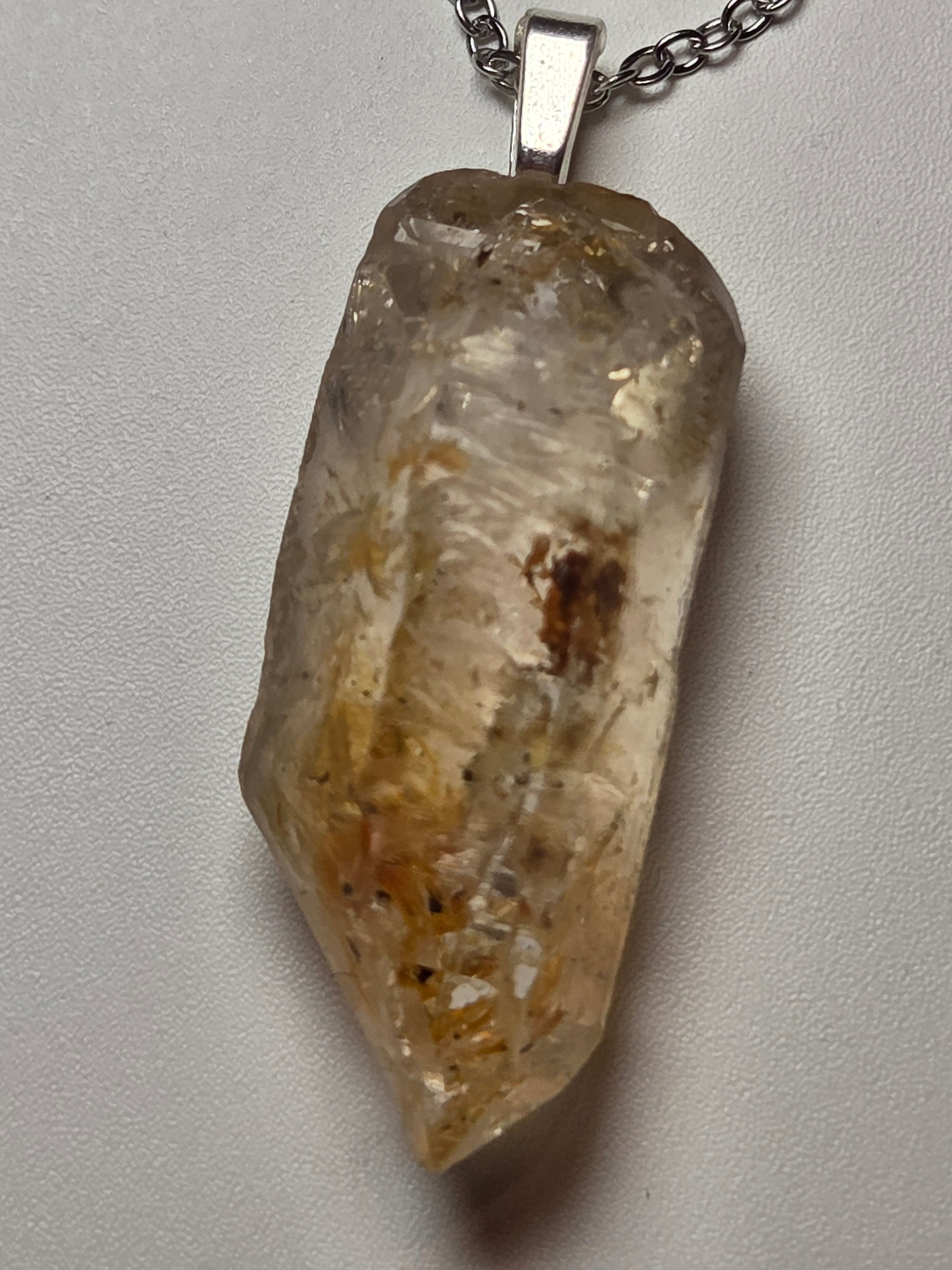 Petroleum crystal handmade necklace UV reaction