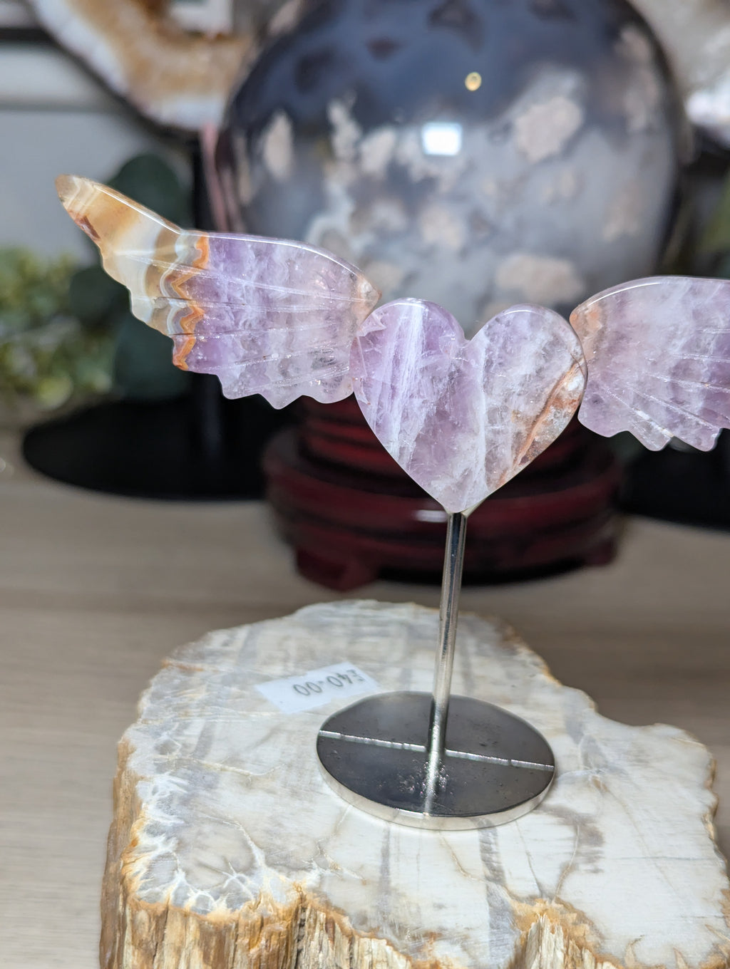 Beautiful crystal heart with wings 💕