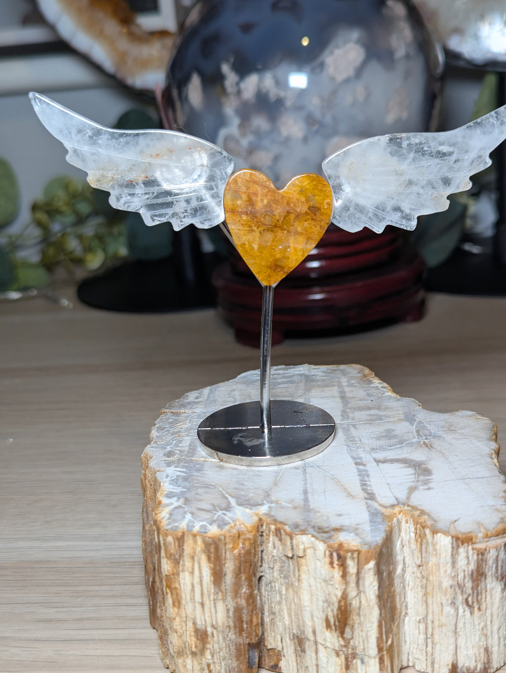 Beautiful crystal heart with wings 💕