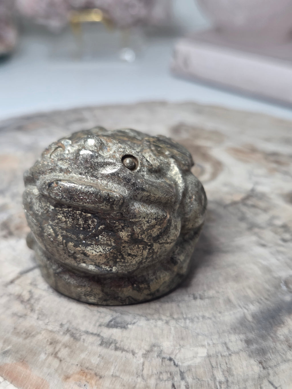 Pyrite crystal money  Toad crystal carving