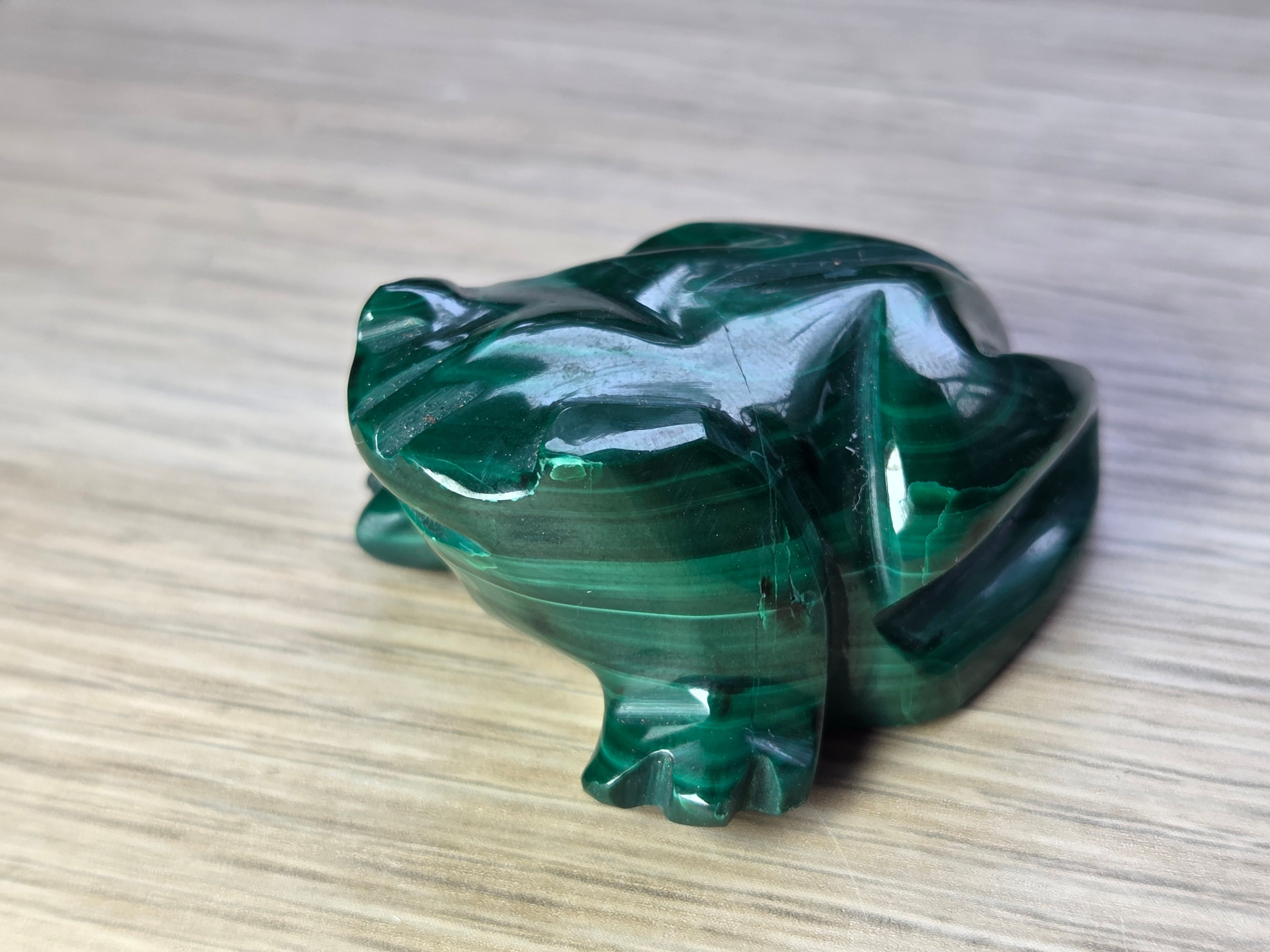 Malicite crystal animal carving