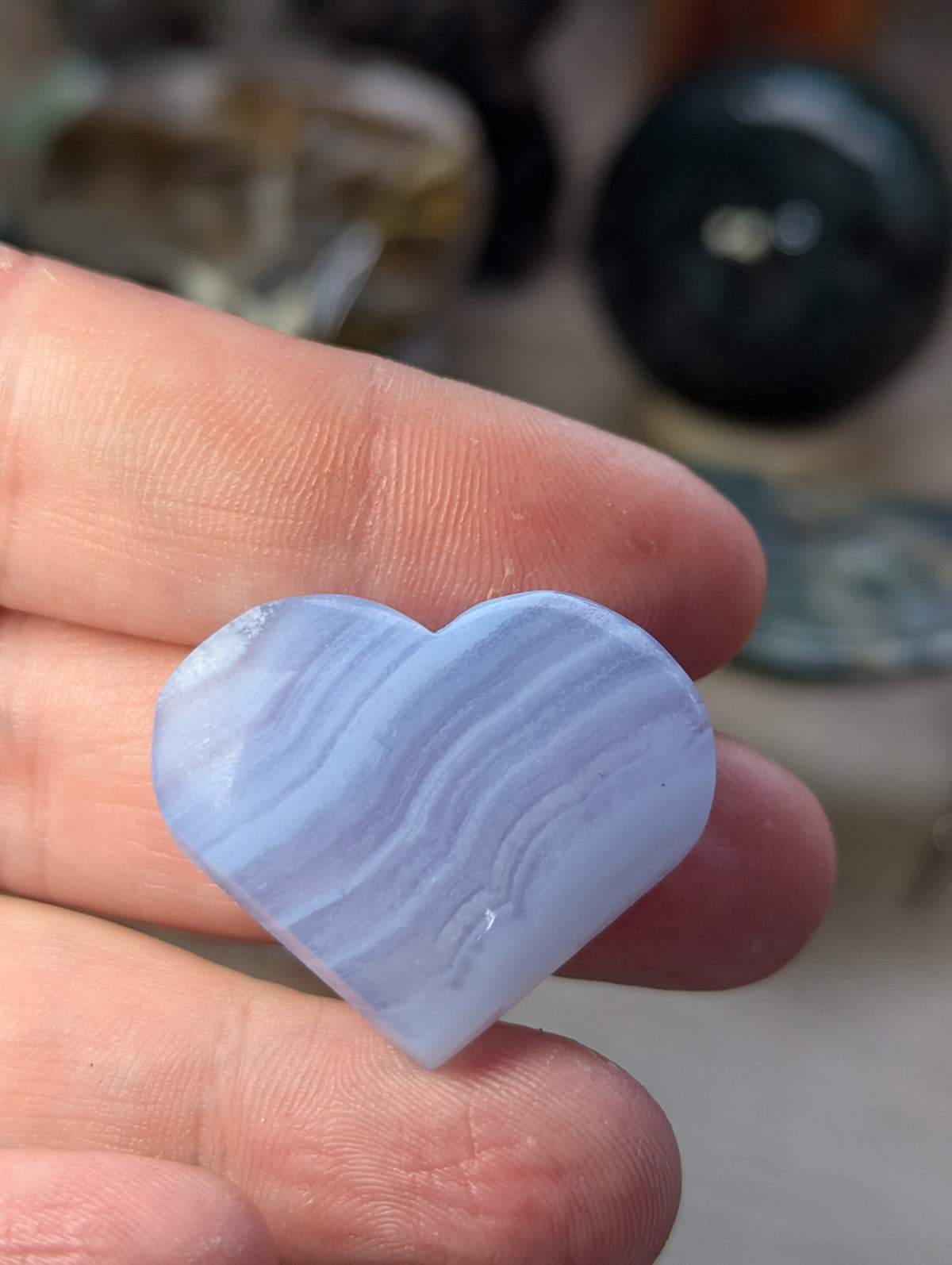 Grade AAAA blue lace heart picked at random