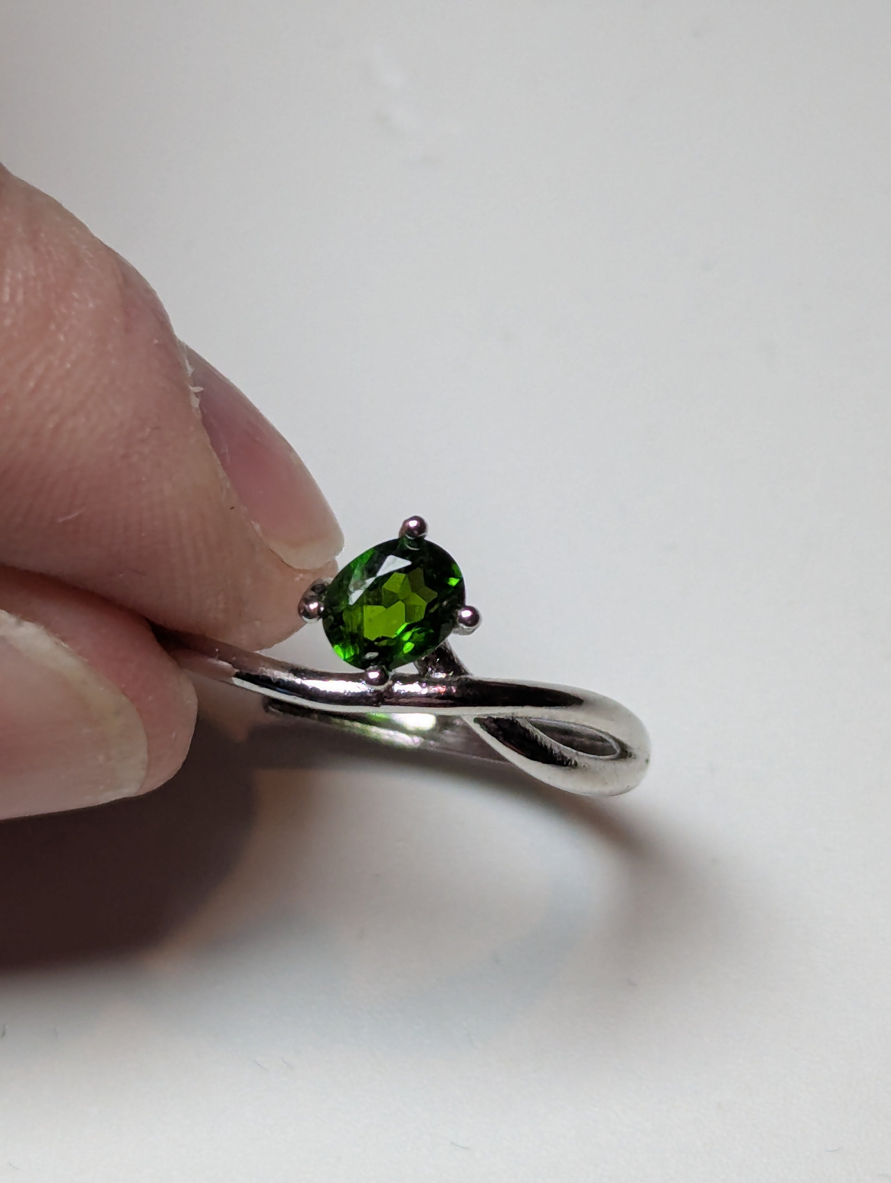 1 Carrot Emerald Adjustable ring