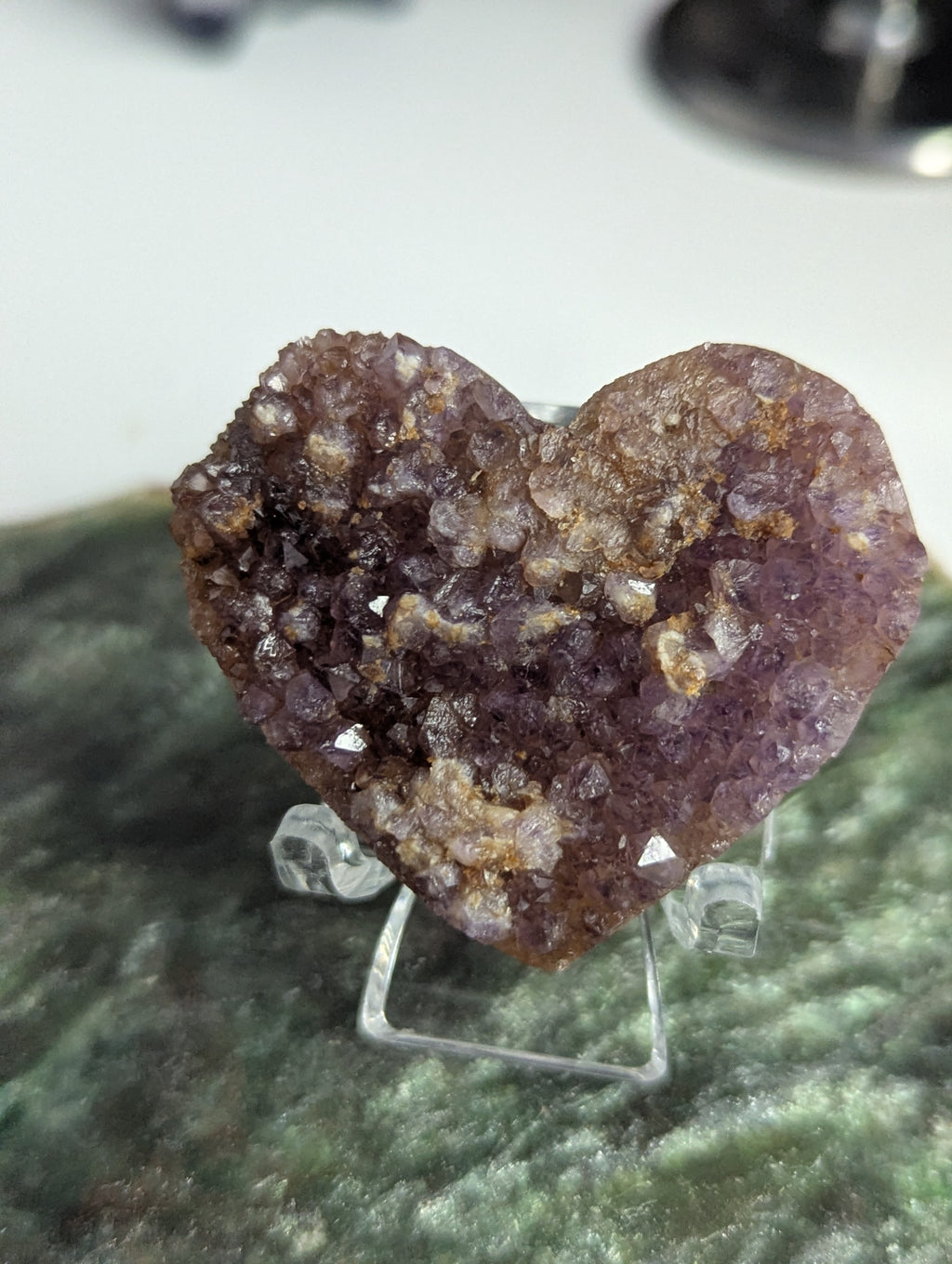 Auralite 23 crystal small heart and stand