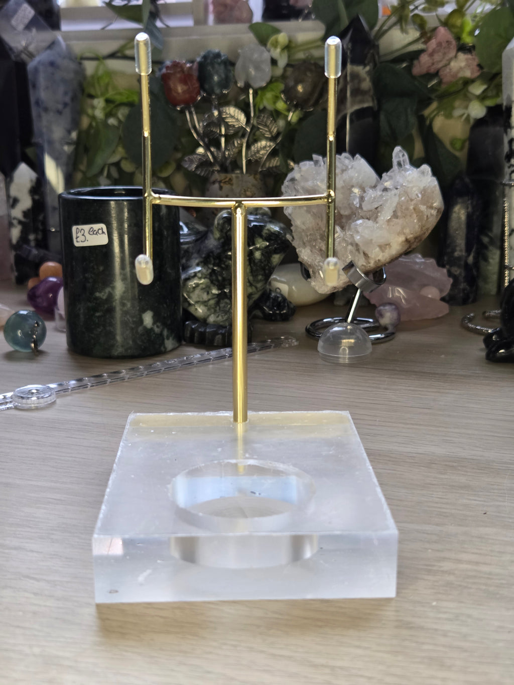 Slab and sphere stand